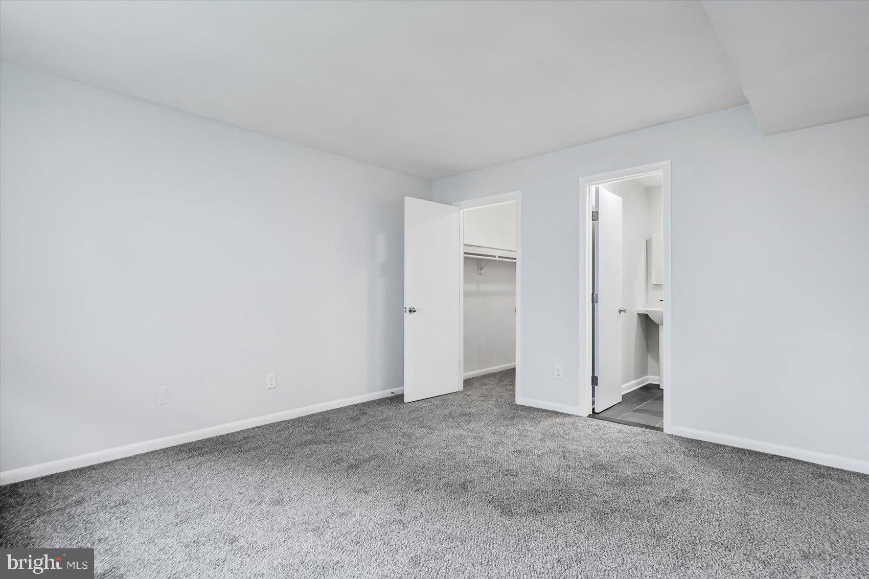 WARREN LODGE - Residential Lease