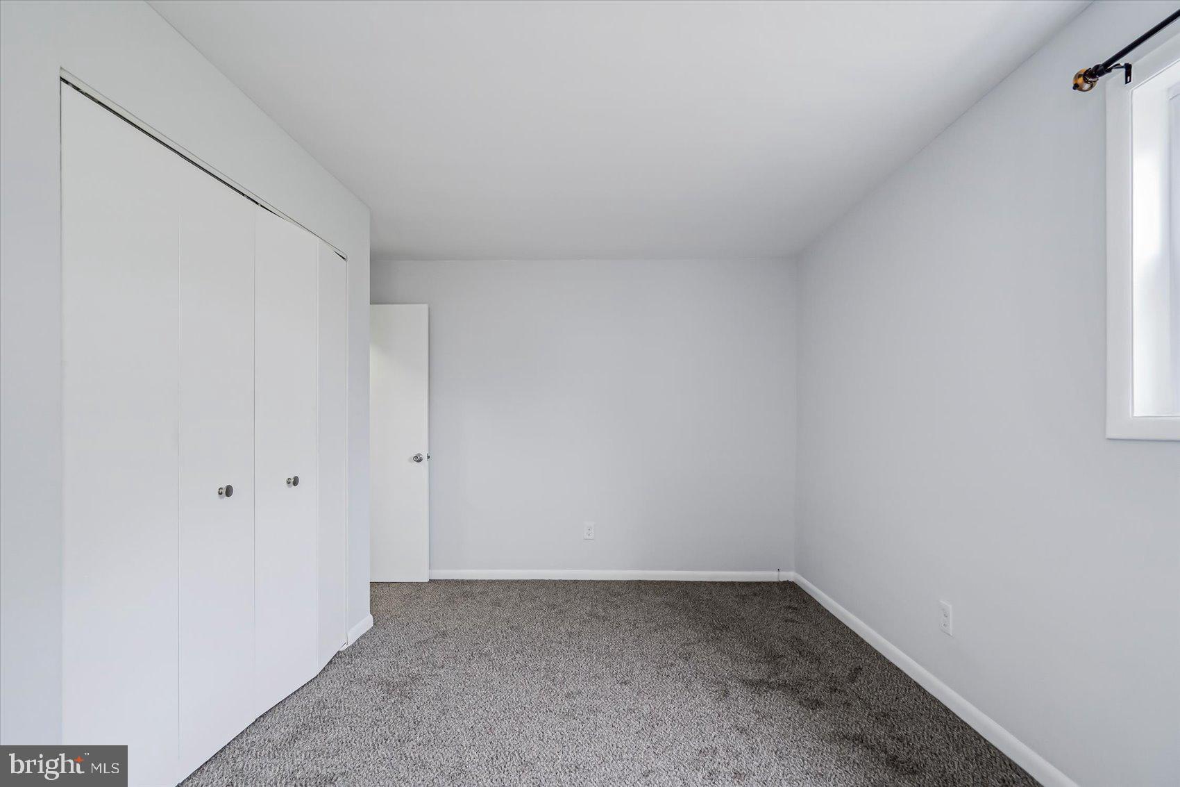 WARREN LODGE - Residential Lease