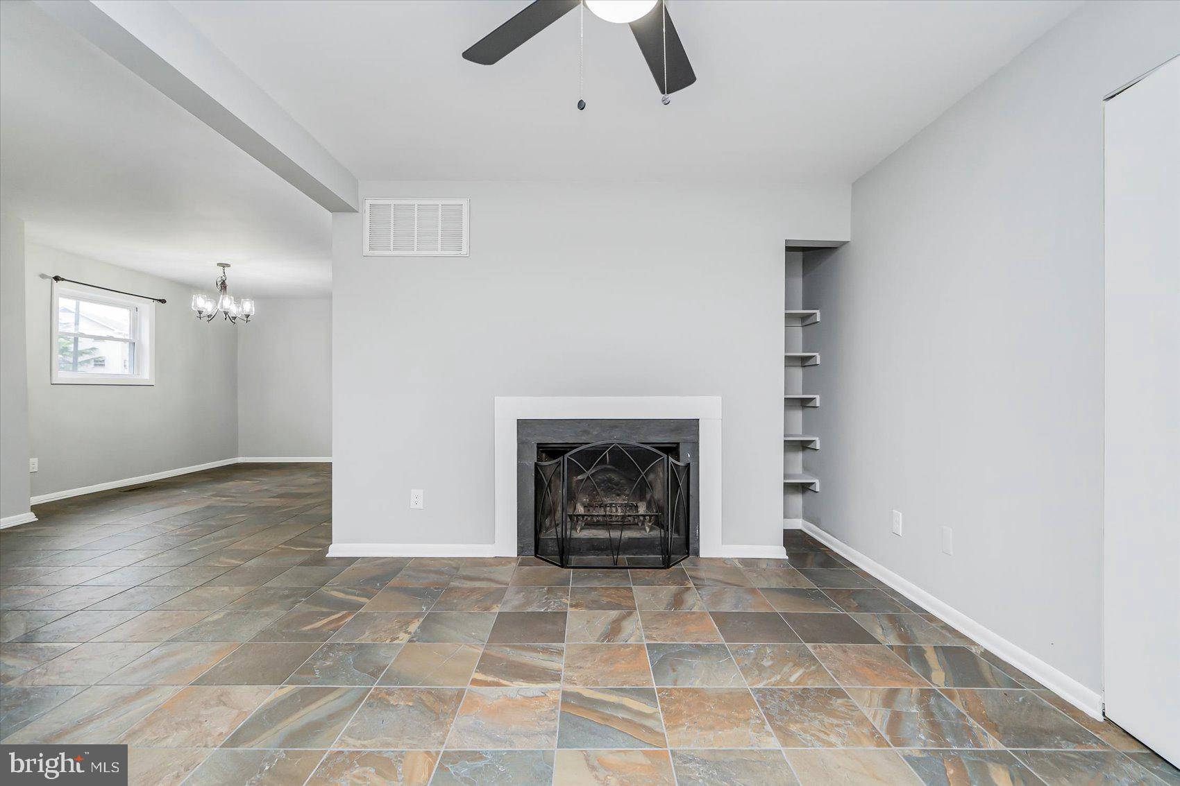 WARREN LODGE - Residential Lease