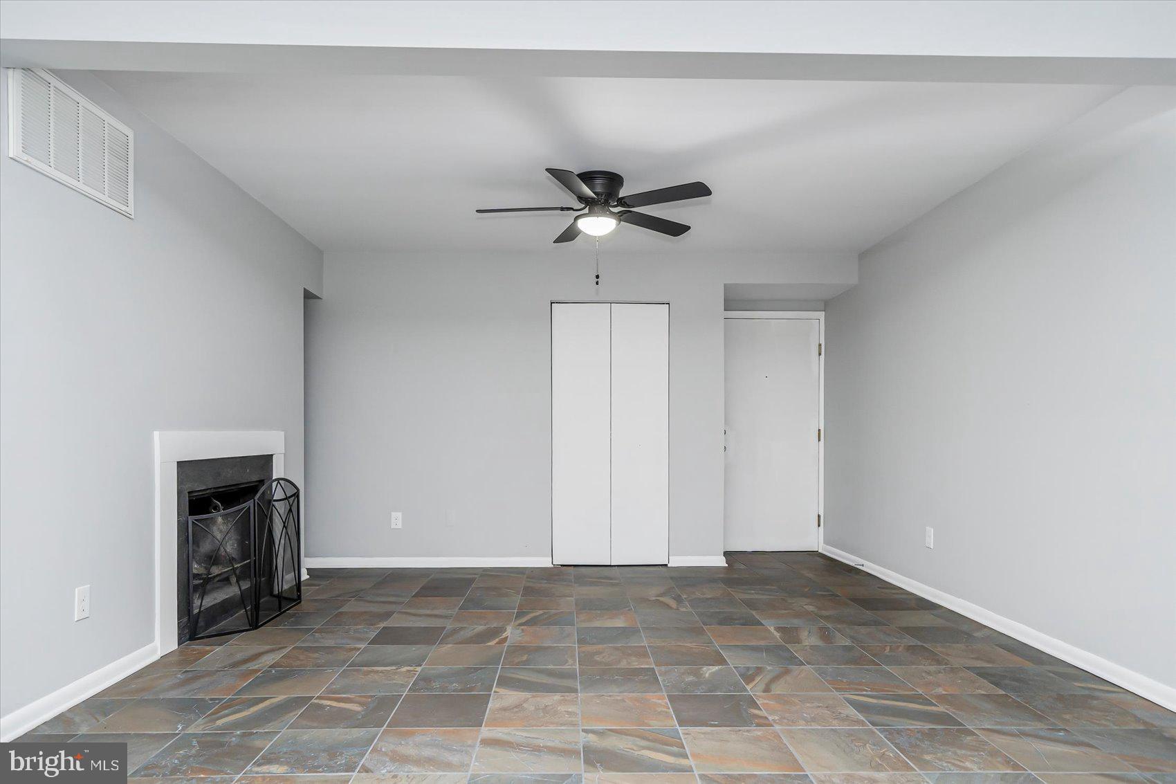 WARREN LODGE - Residential Lease