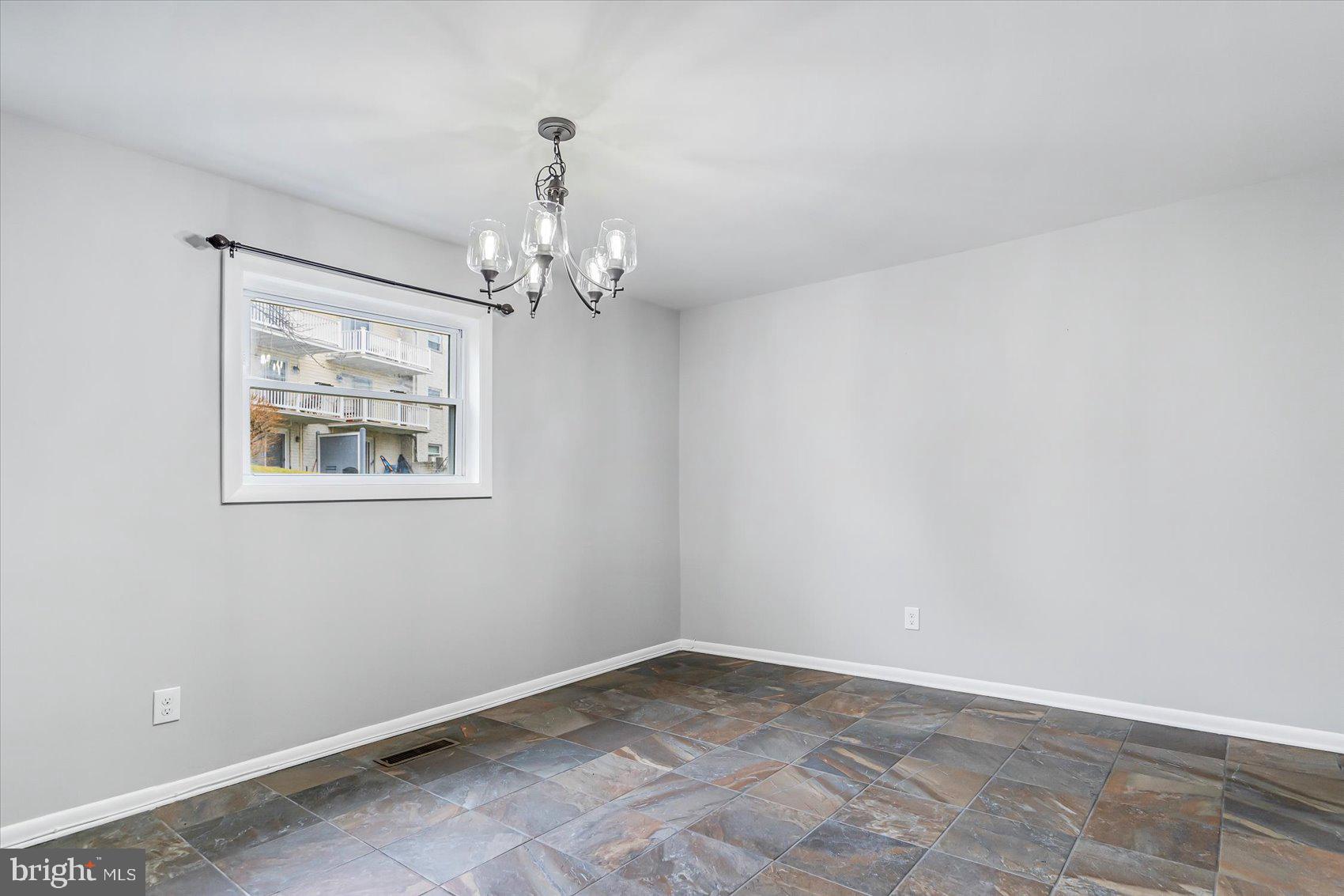 WARREN LODGE - Residential Lease