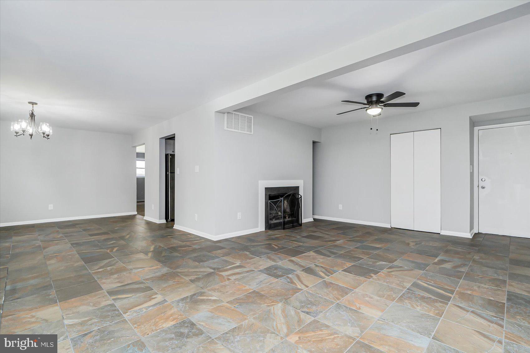 WARREN LODGE - Residential Lease