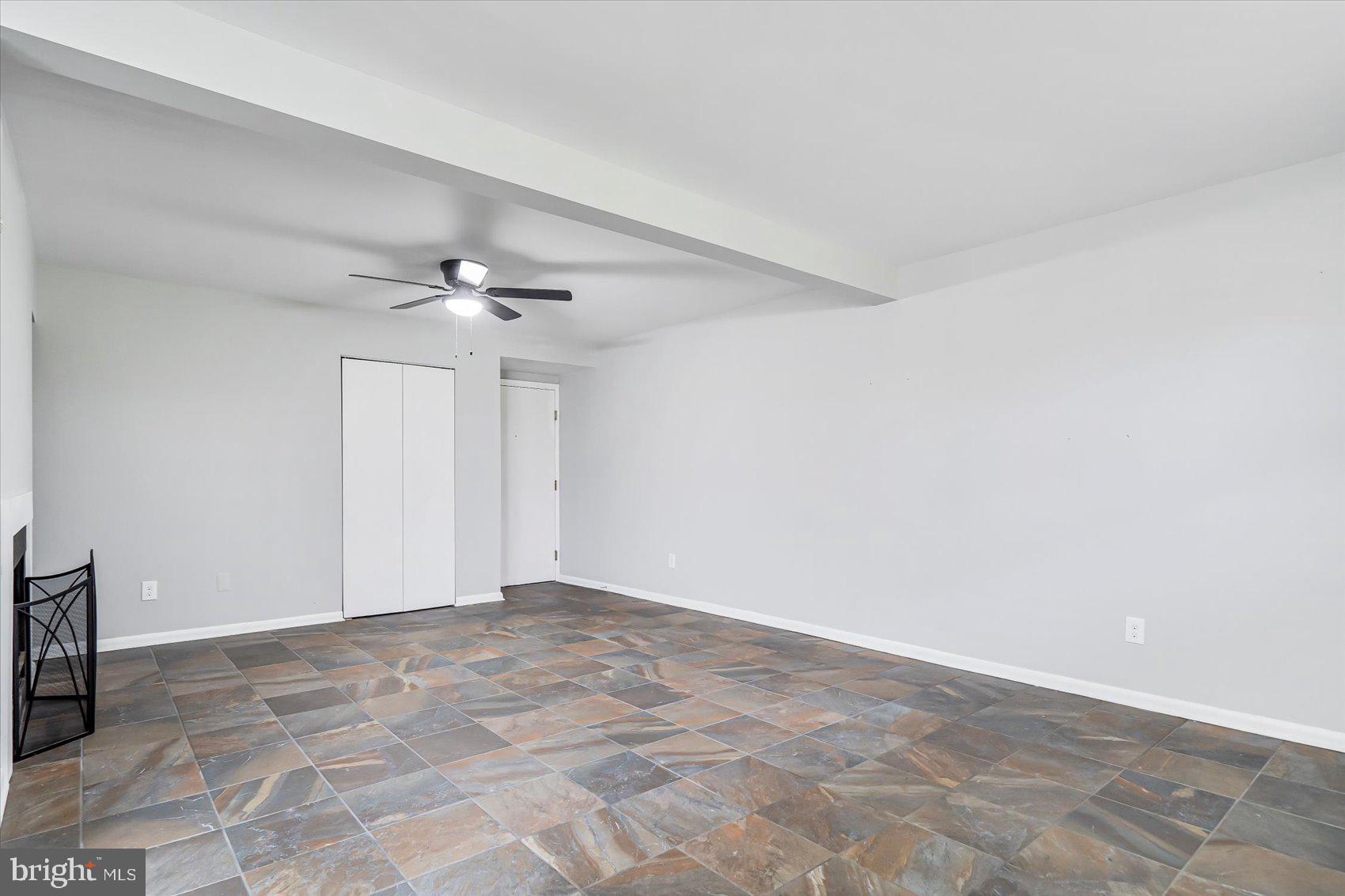 WARREN LODGE - Residential Lease