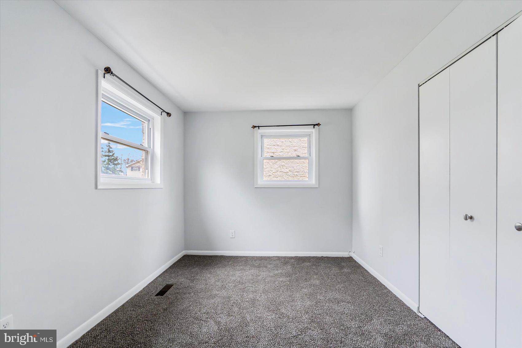 WARREN LODGE - Residential Lease