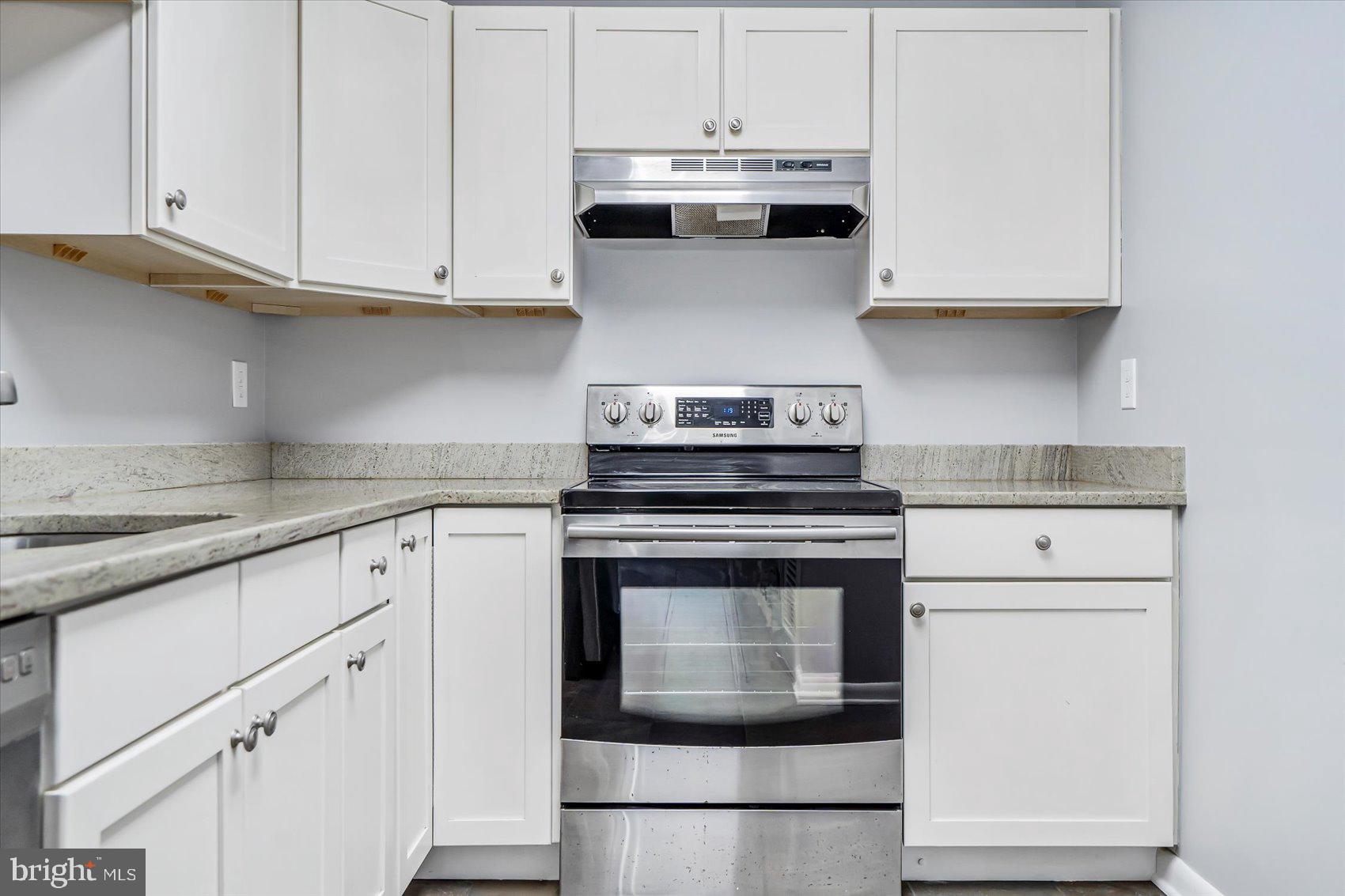 WARREN LODGE - Residential Lease