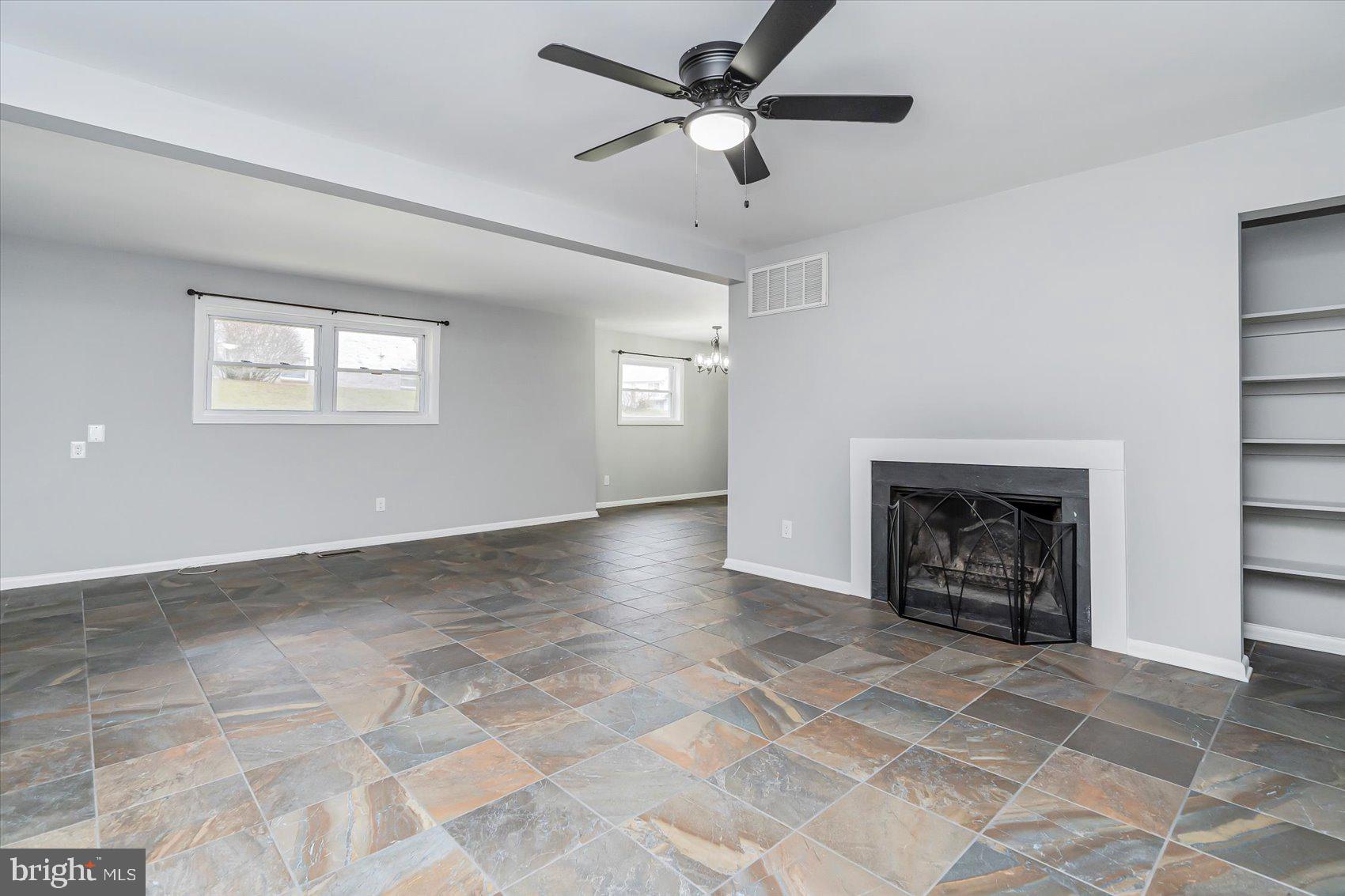 WARREN LODGE - Residential Lease