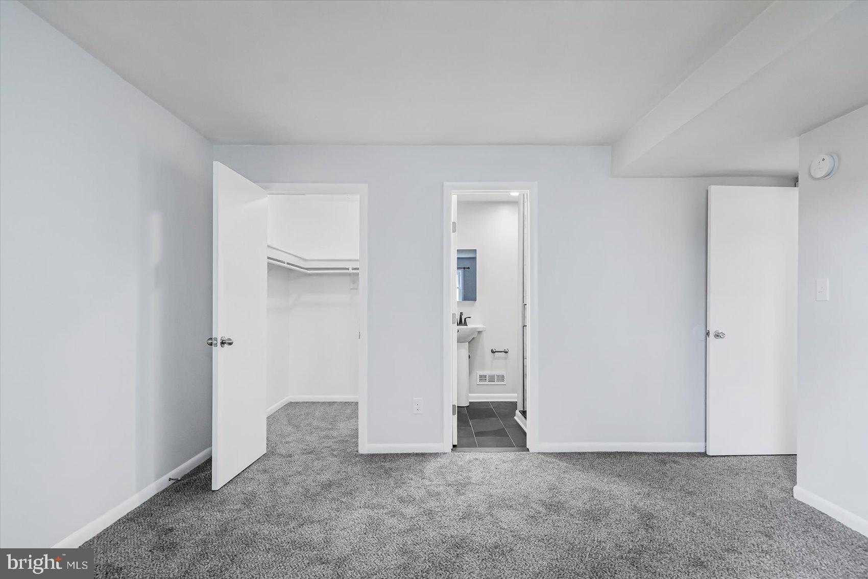 WARREN LODGE - Residential Lease