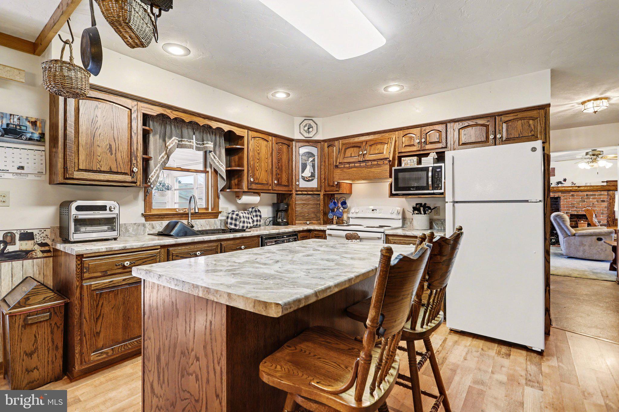 LITTLE KNOLL ESTATES - Residential