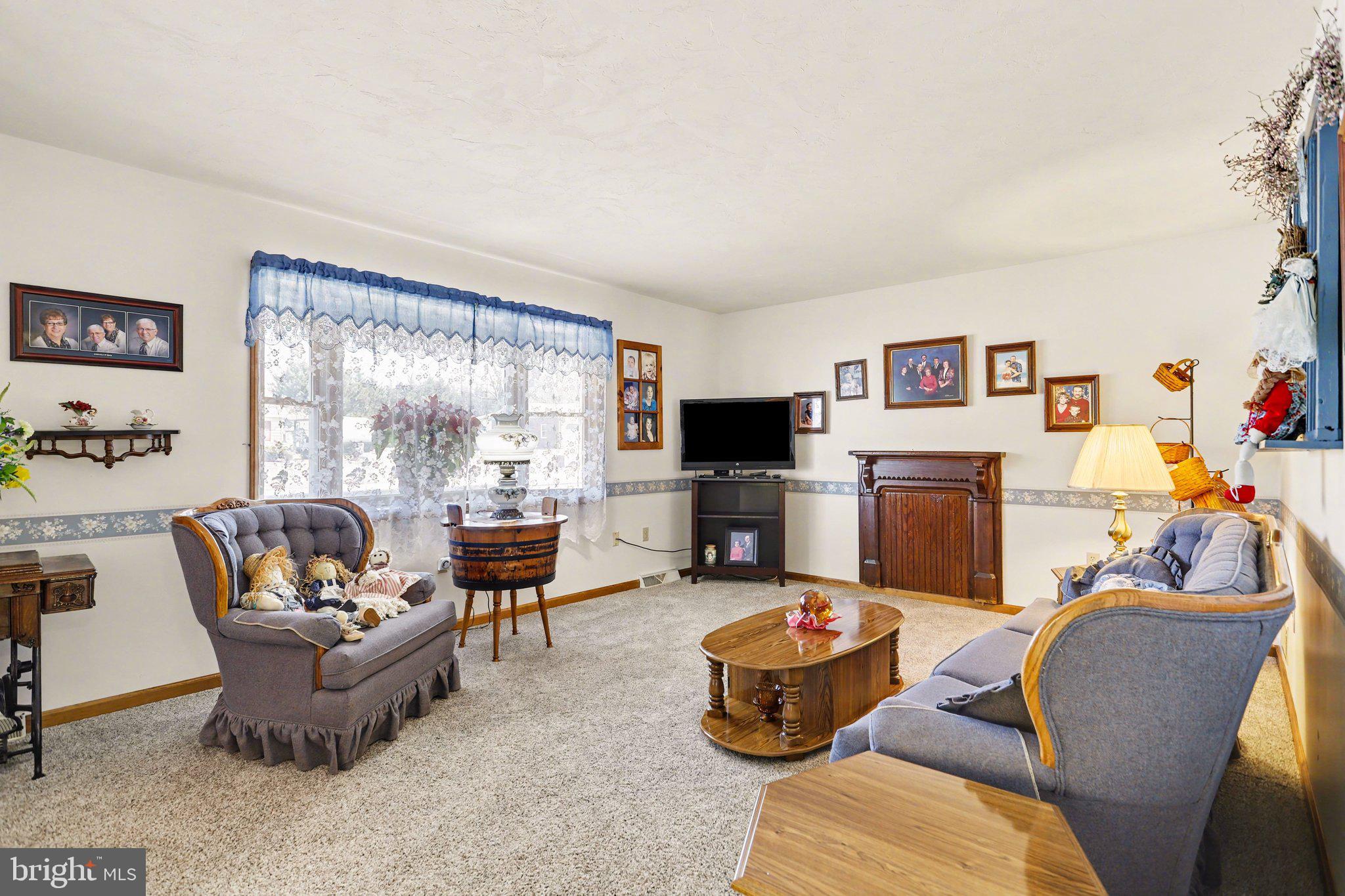 LITTLE KNOLL ESTATES - Residential