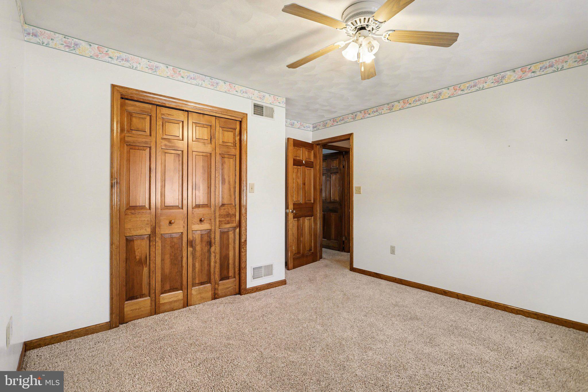 LITTLE KNOLL ESTATES - Residential