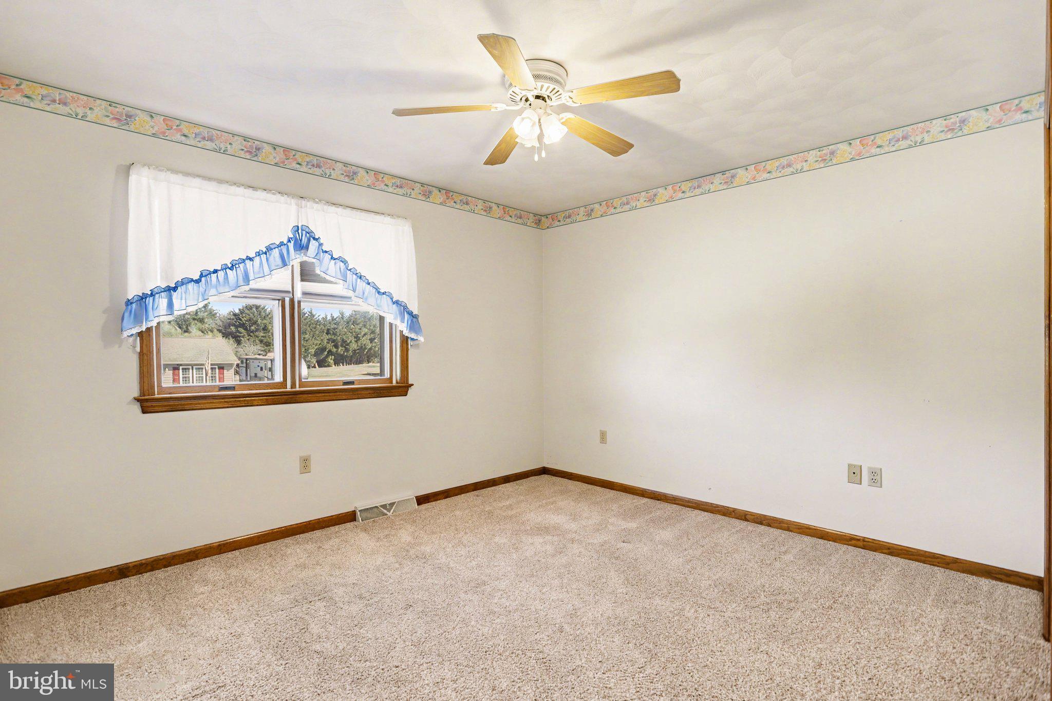 LITTLE KNOLL ESTATES - Residential