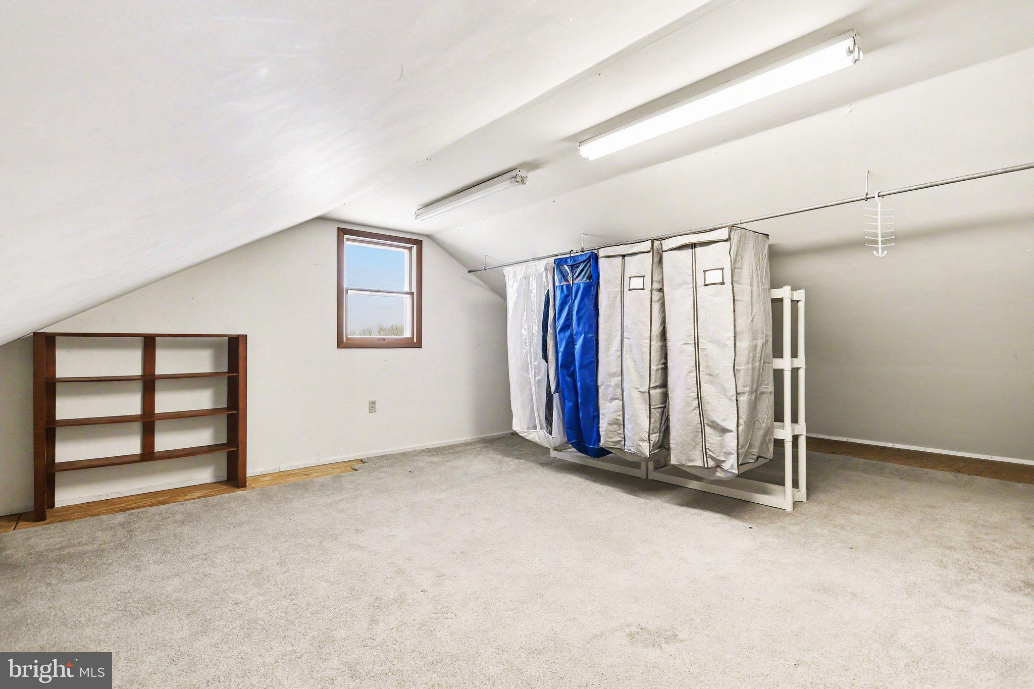 LITTLE KNOLL ESTATES - Residential