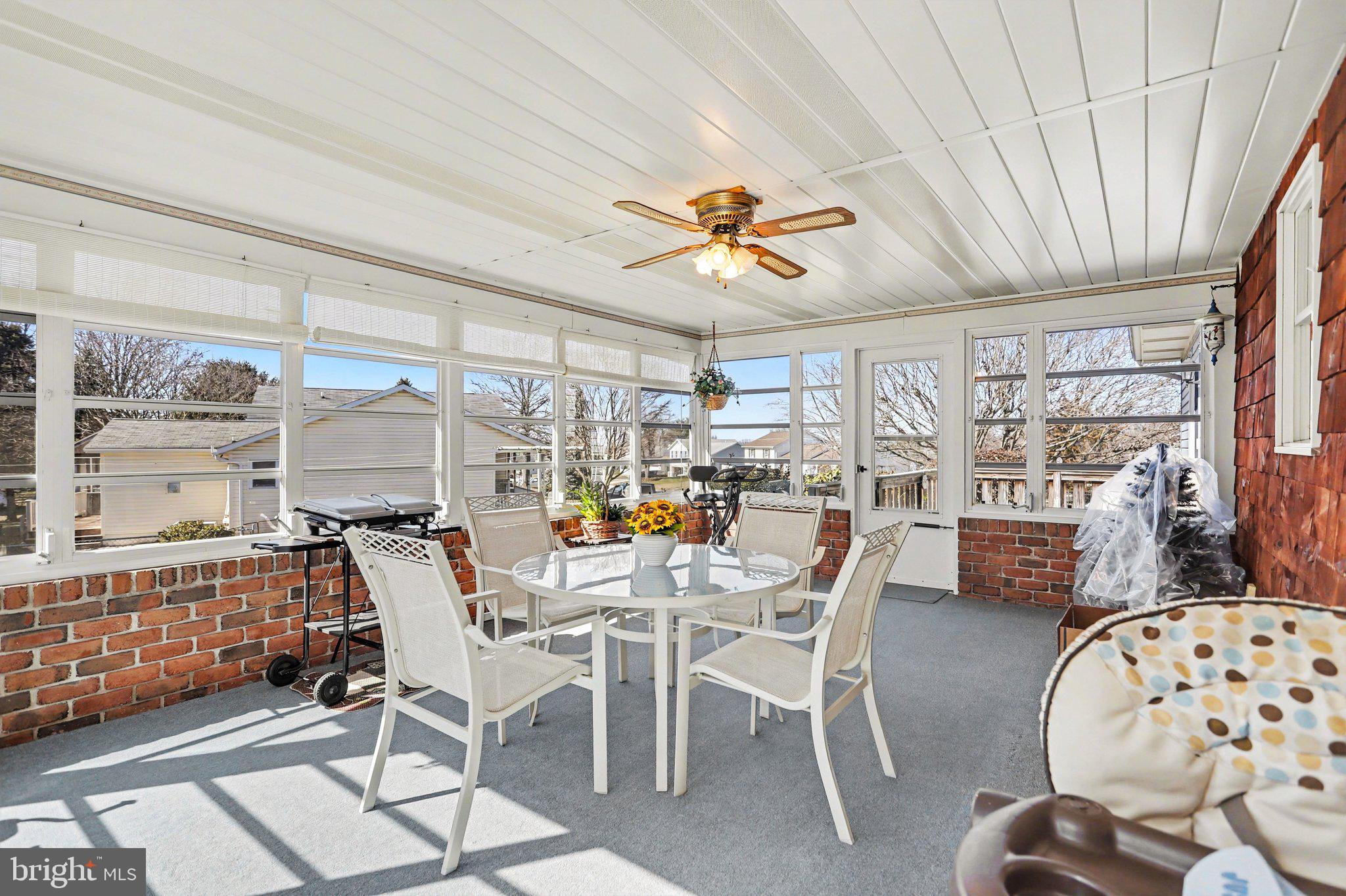 LITTLE KNOLL ESTATES - Residential