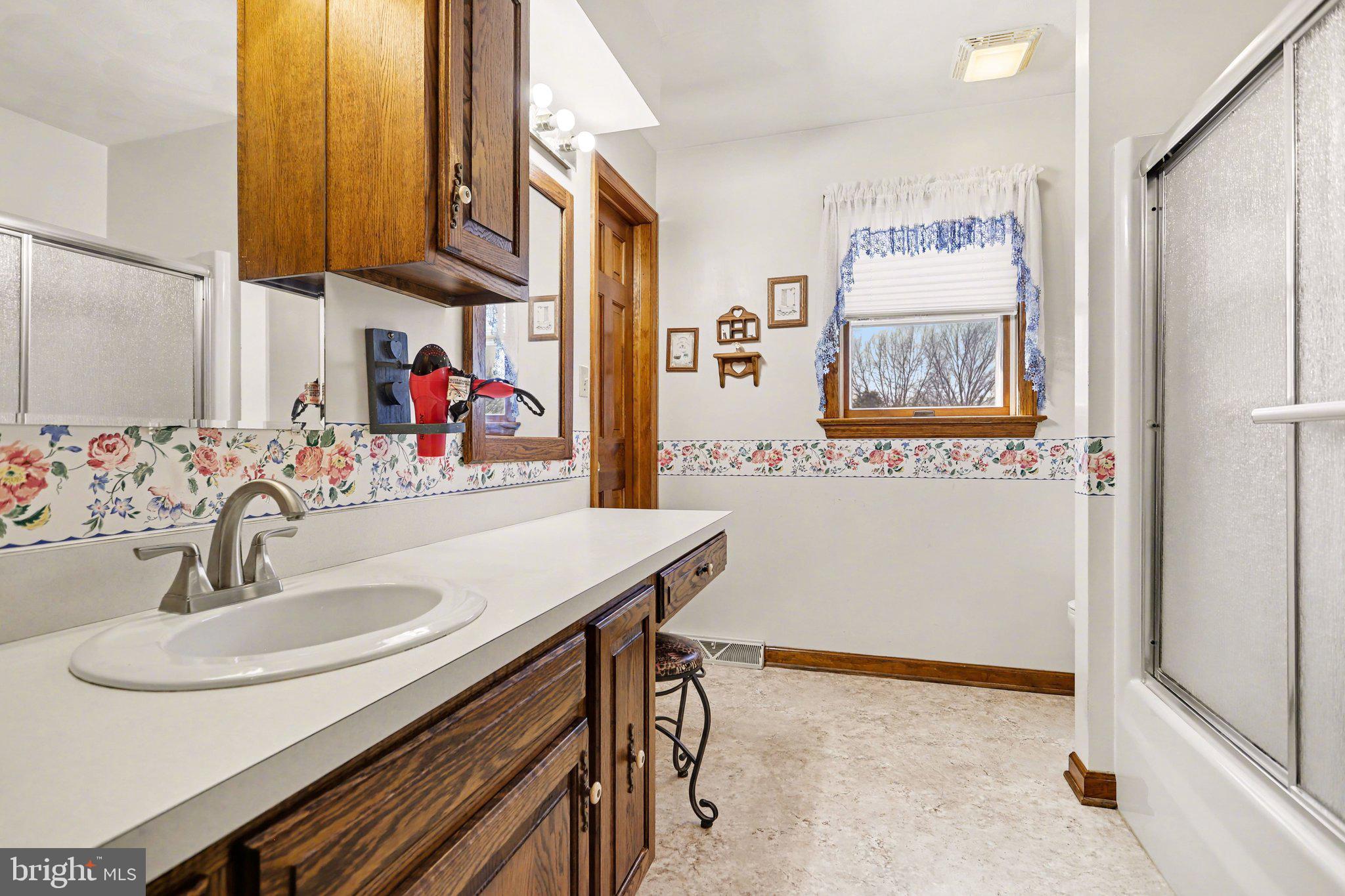 LITTLE KNOLL ESTATES - Residential