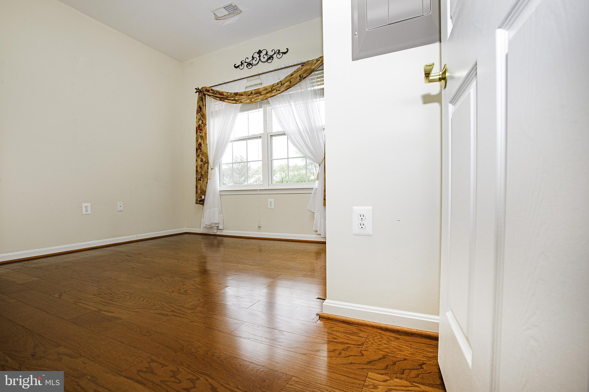 CAMERON GROVE - Residential