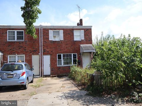 Photo of 3033 Dowitcher Place, PHILADELPHIA, PA 19142 (MLS # PAPH2568732)