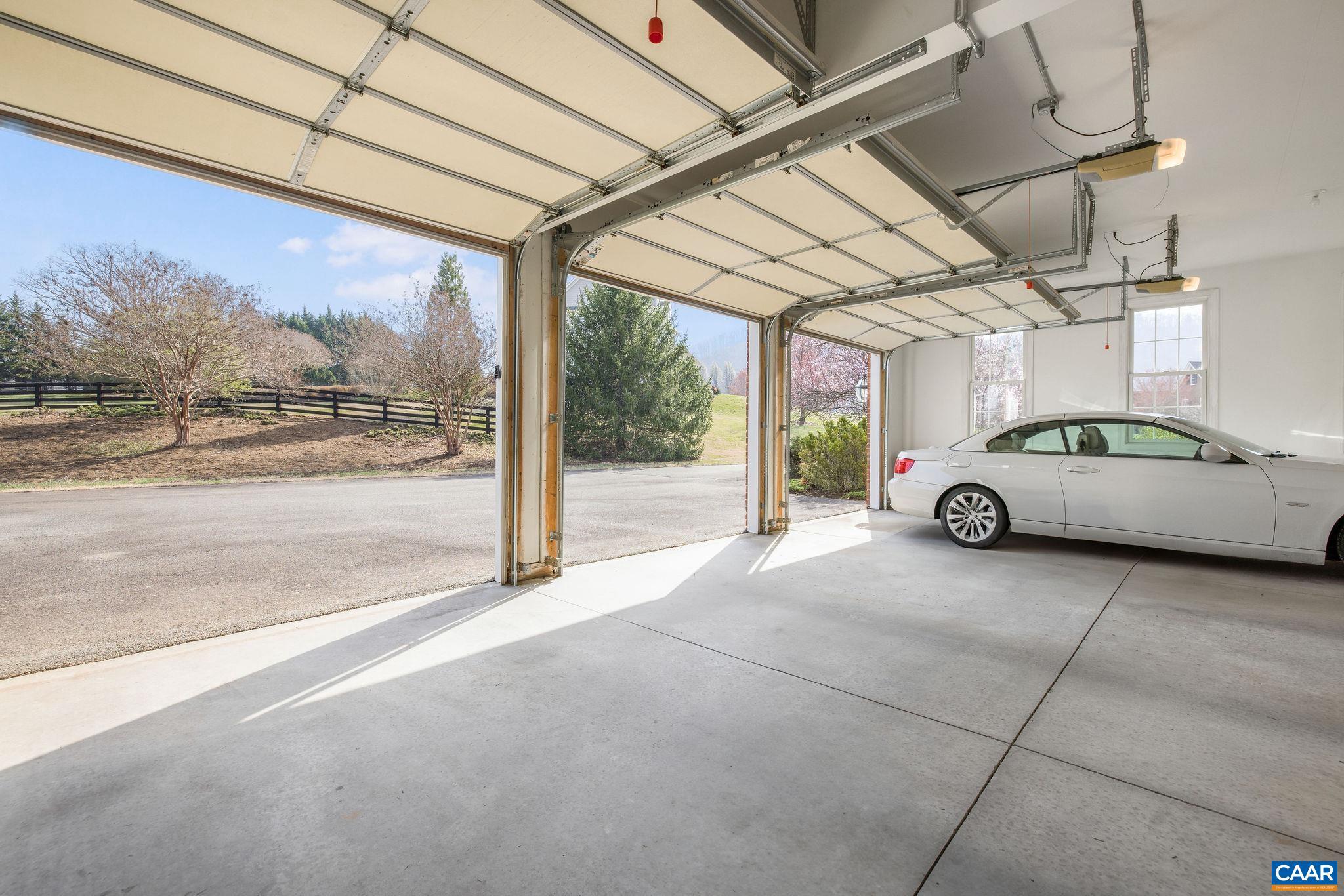 THE ROCKS - Residential