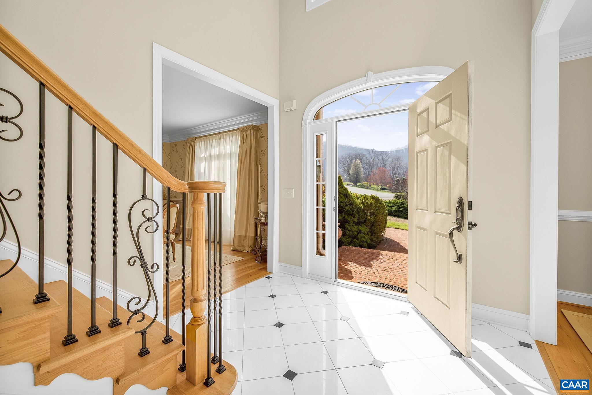 THE ROCKS - Residential