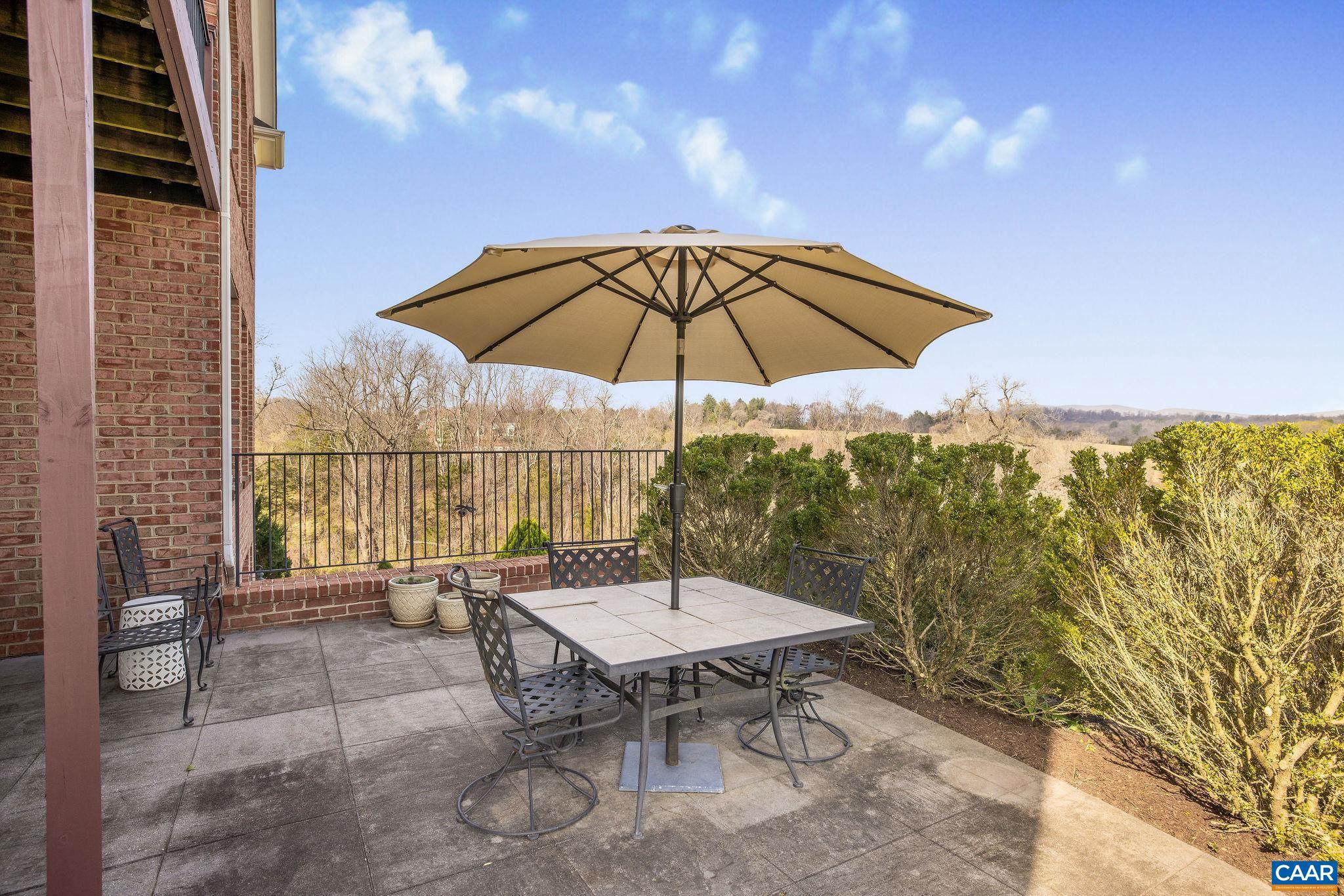 THE ROCKS - Residential