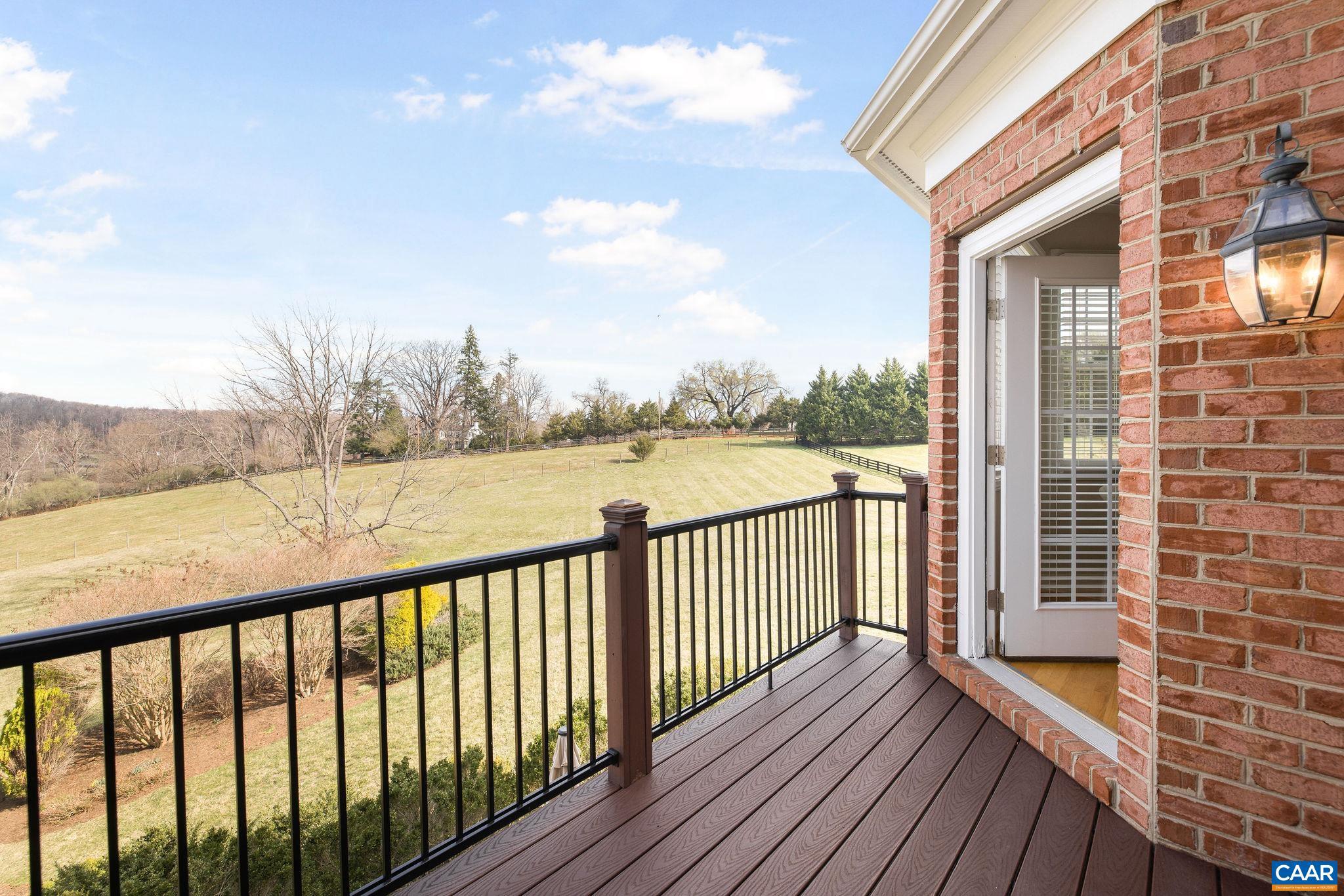 THE ROCKS - Residential