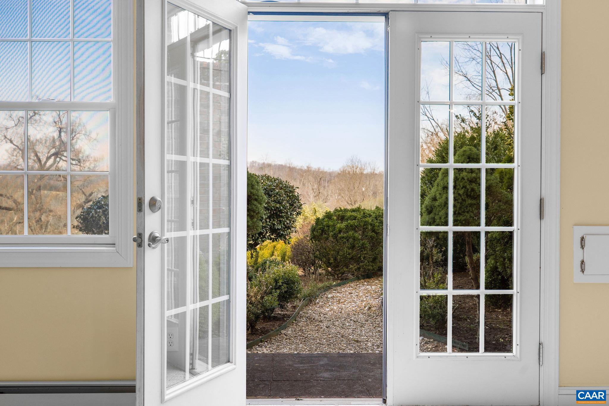 THE ROCKS - Residential