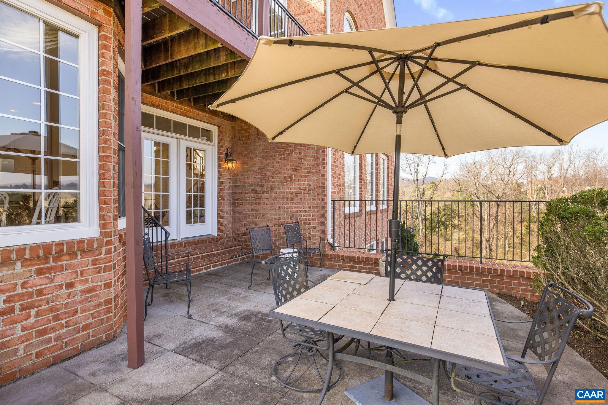 THE ROCKS - Residential