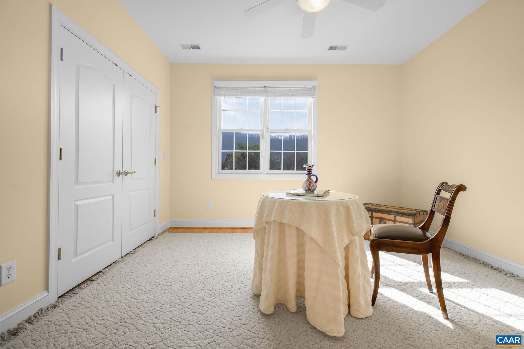 THE ROCKS - Residential