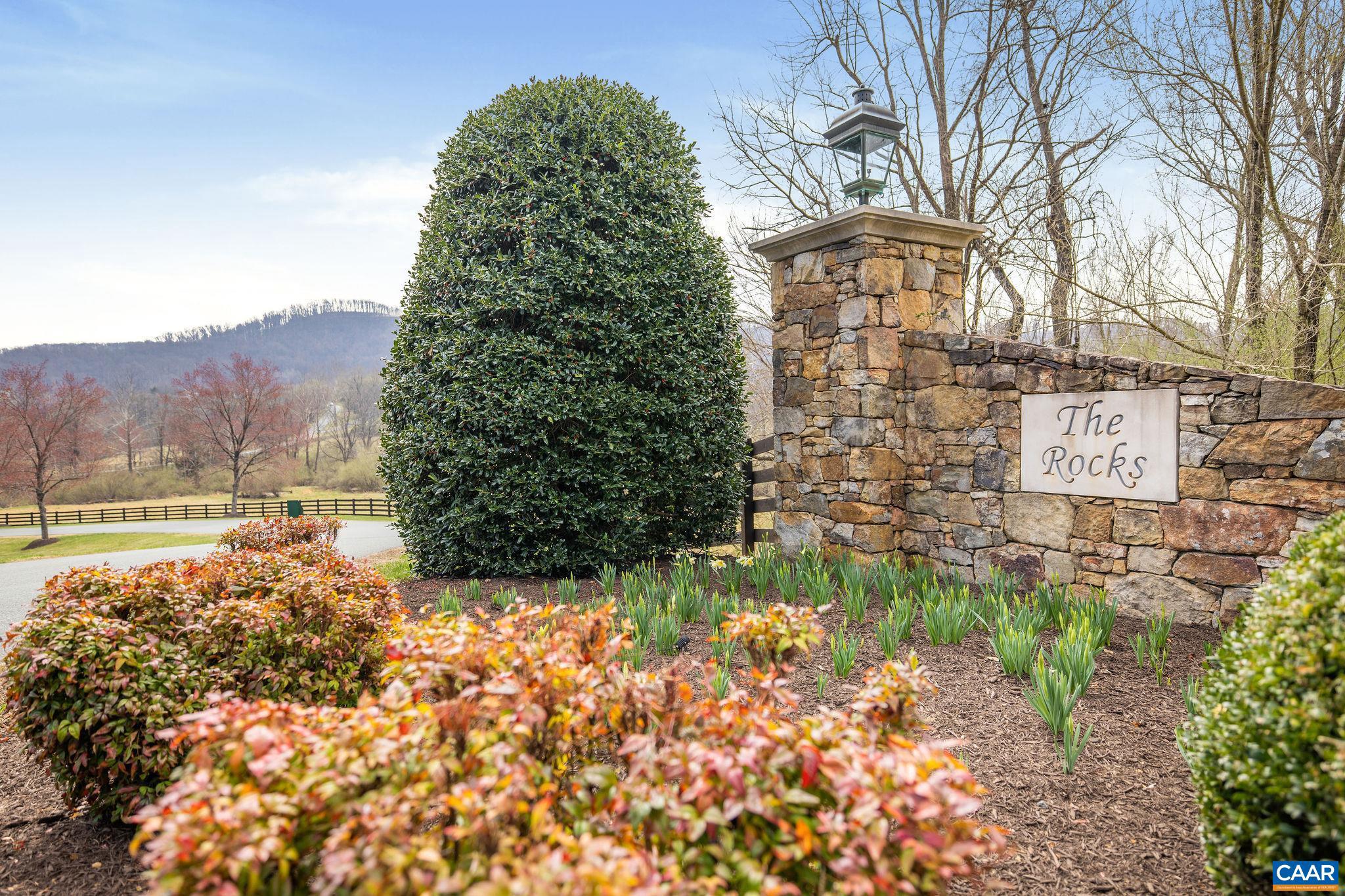 THE ROCKS - Residential