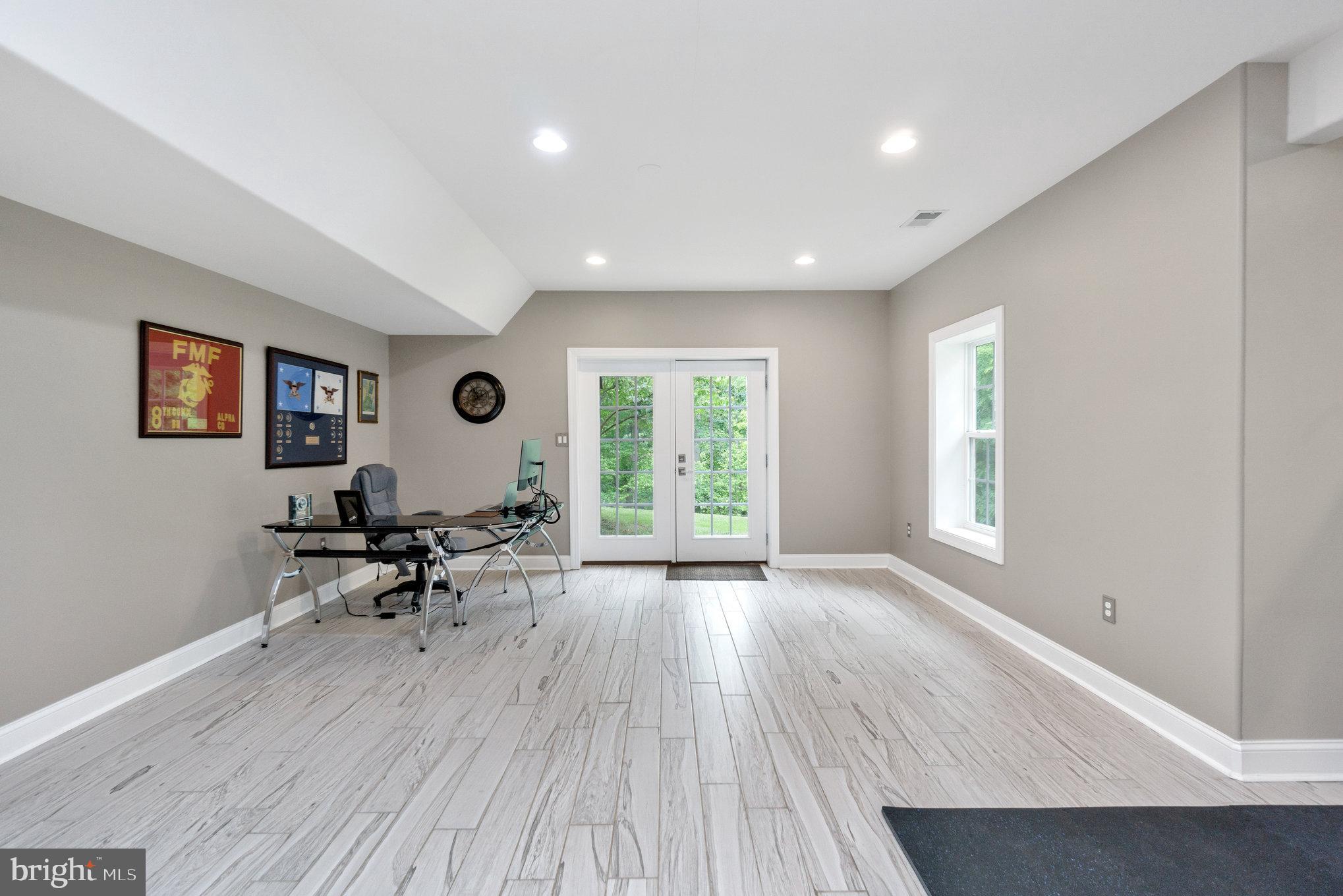 POPLAR HILLS - Residential