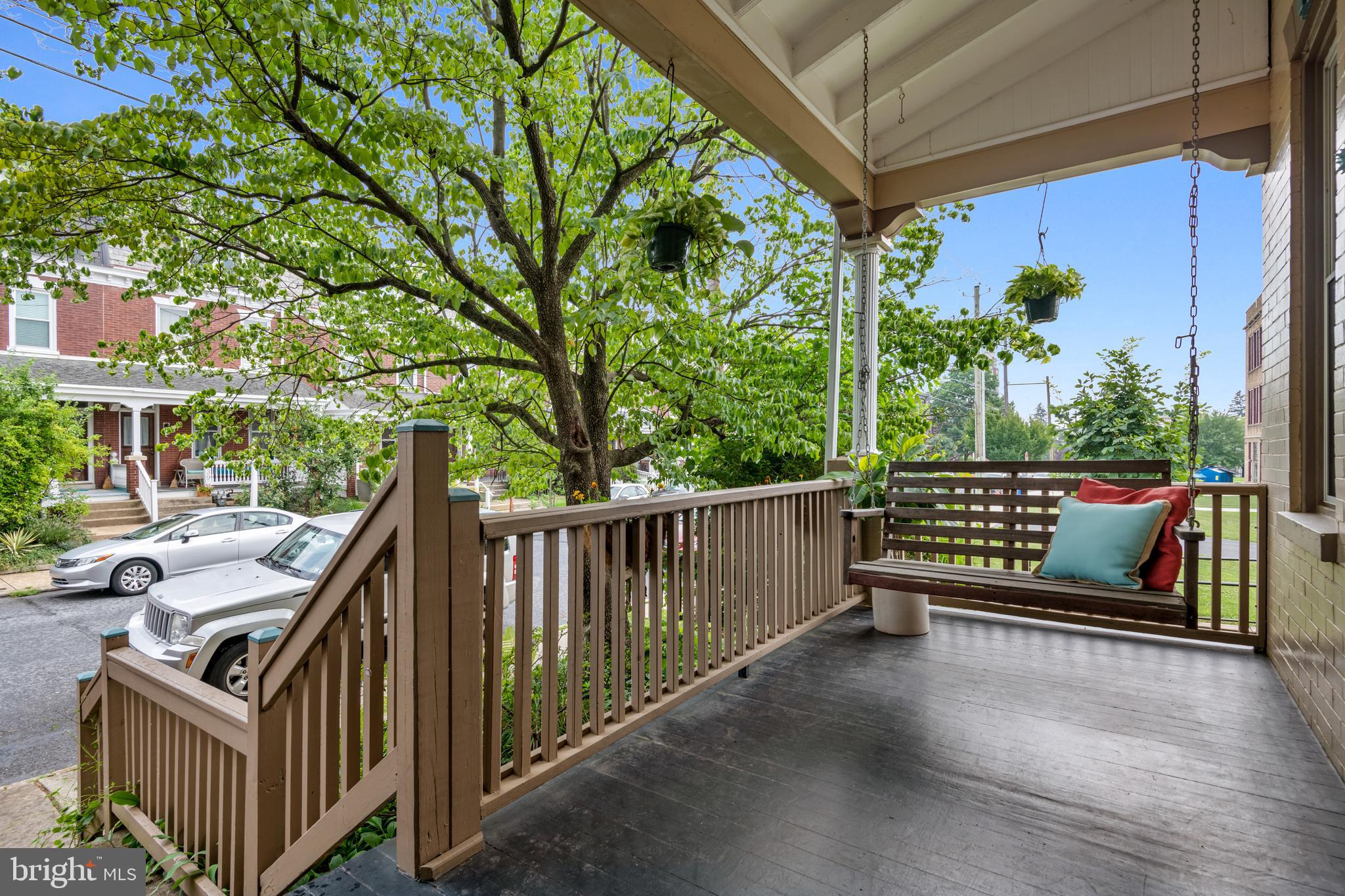 CHESTNUT HILL - Residential