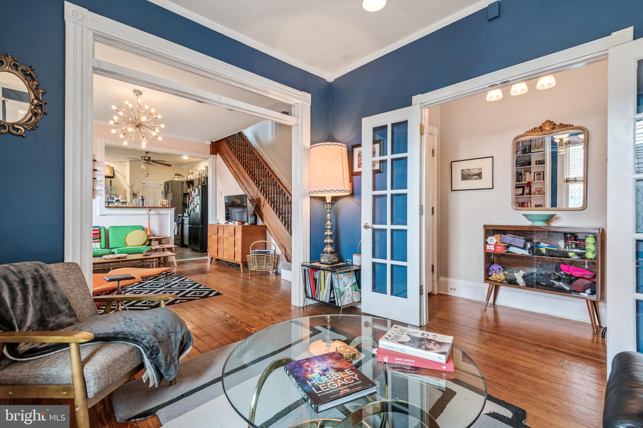 CHESTNUT HILL - Residential