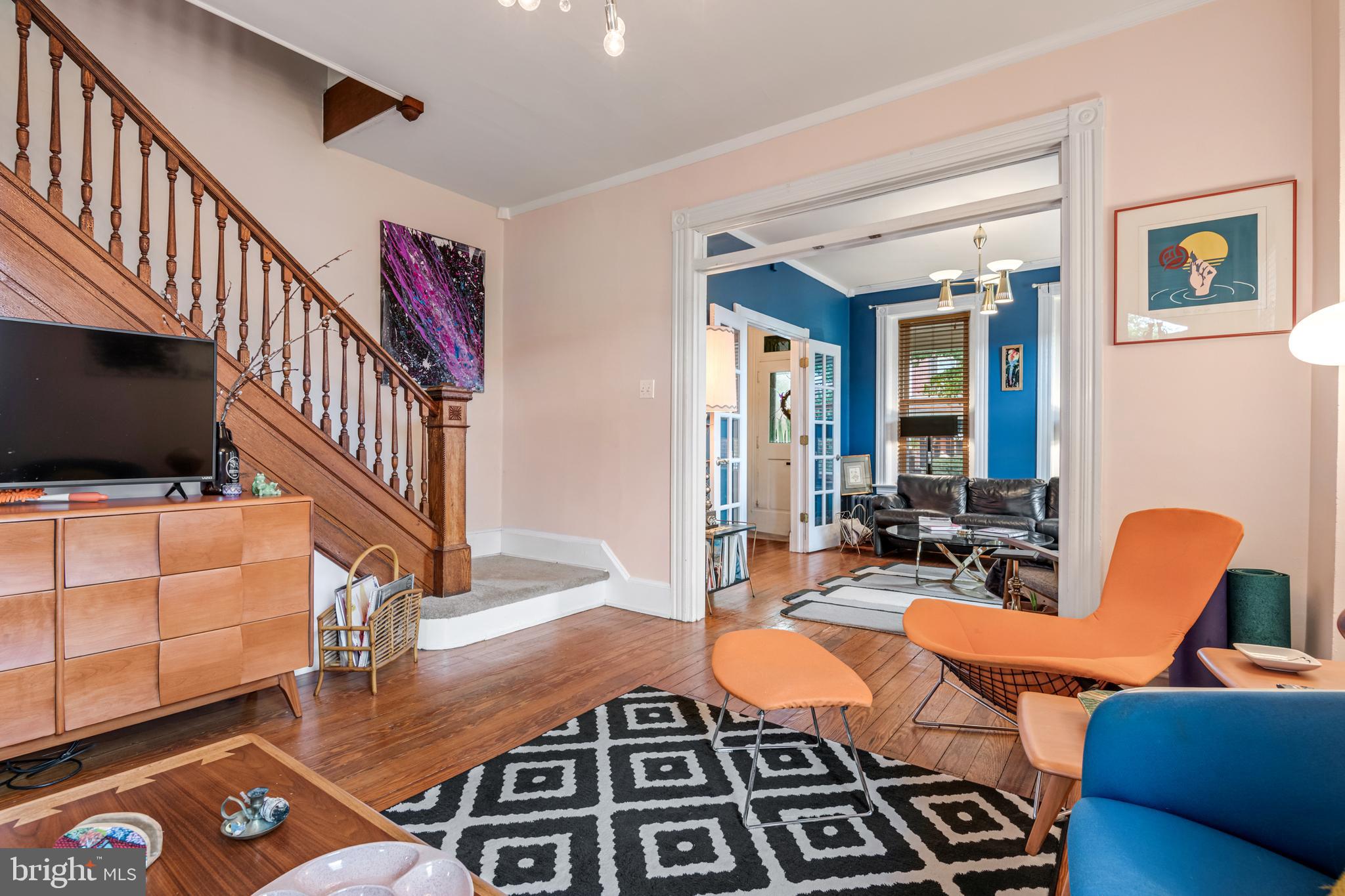 CHESTNUT HILL - Residential