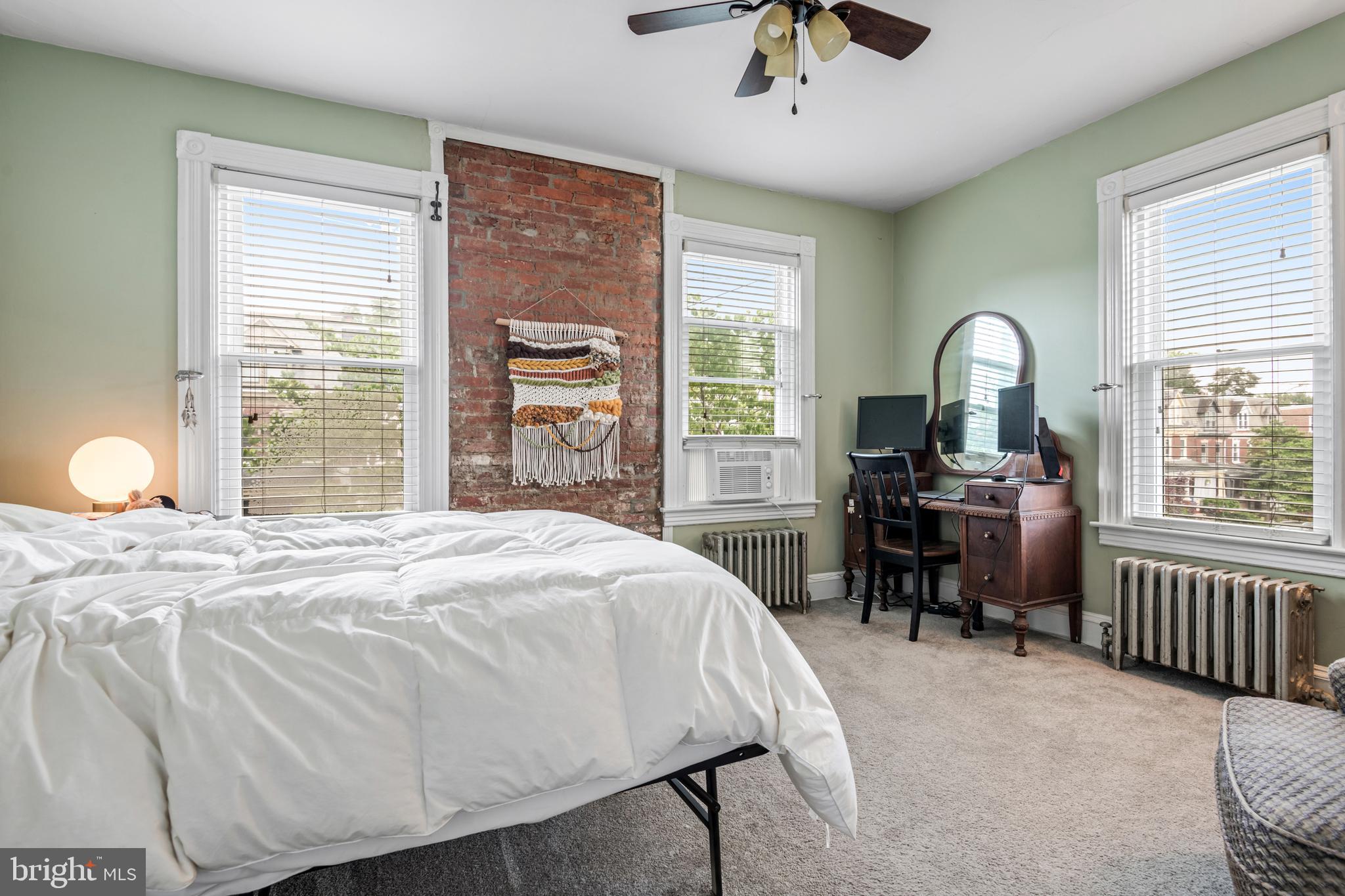 CHESTNUT HILL - Residential