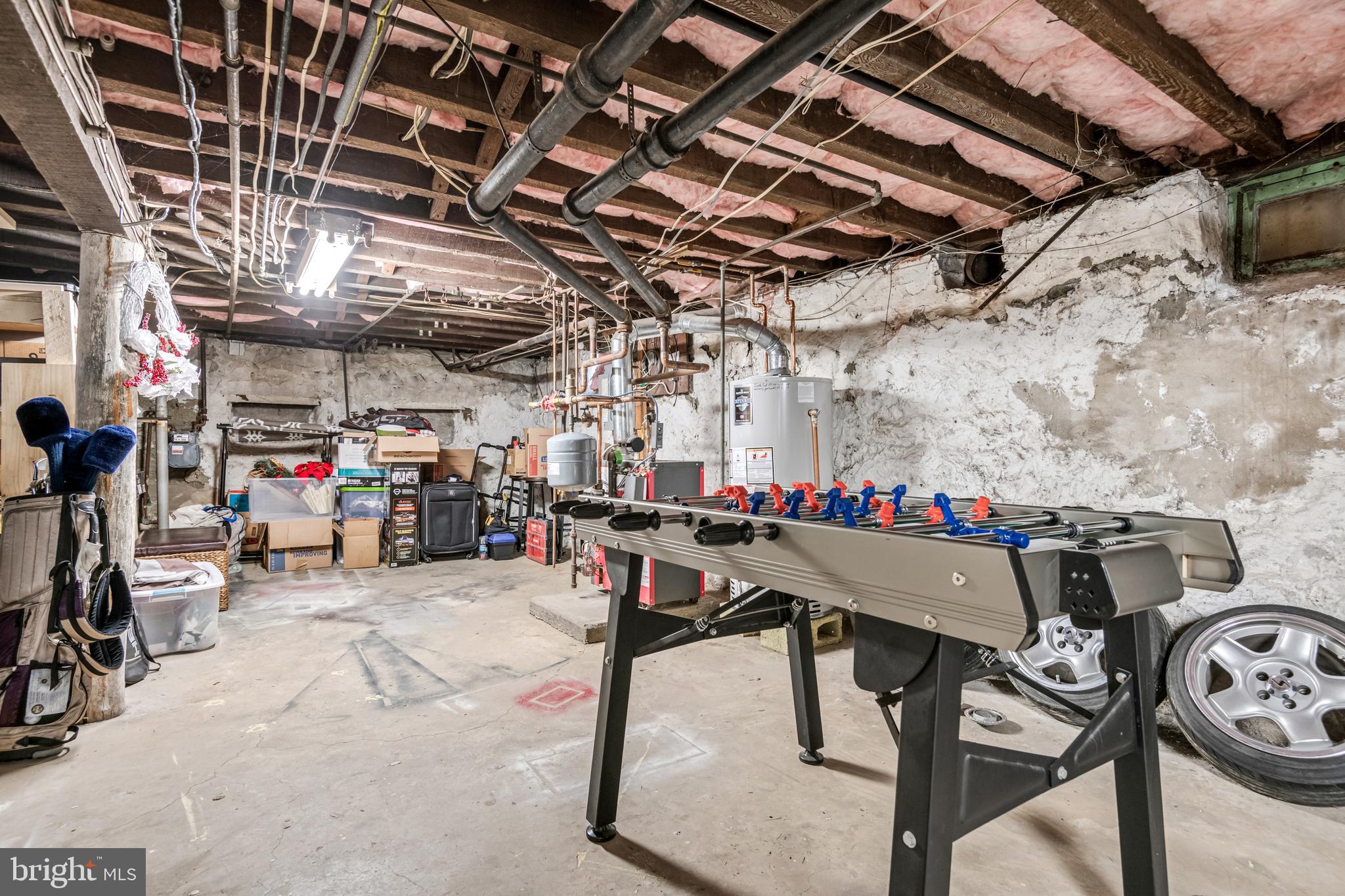 CHESTNUT HILL - Residential