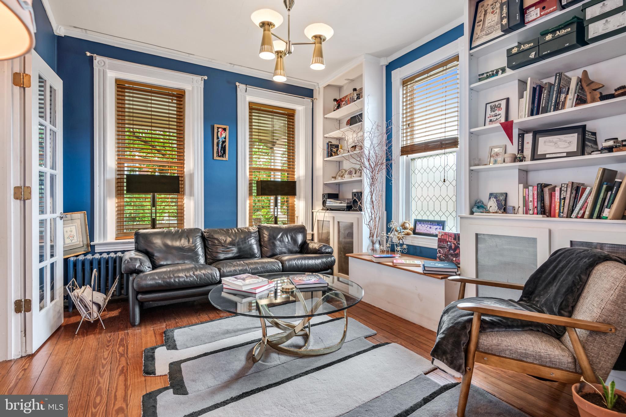 CHESTNUT HILL - Residential