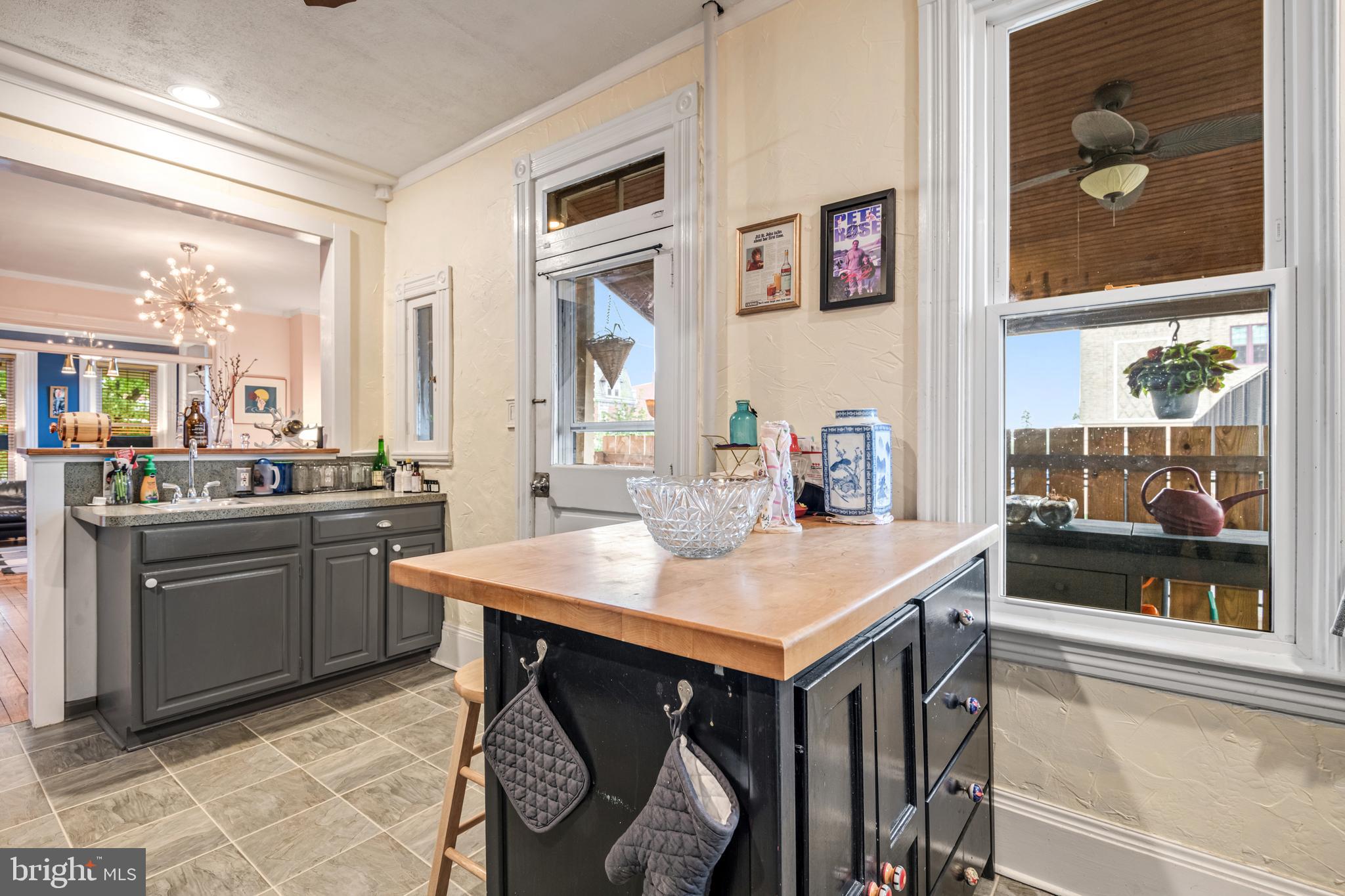 CHESTNUT HILL - Residential