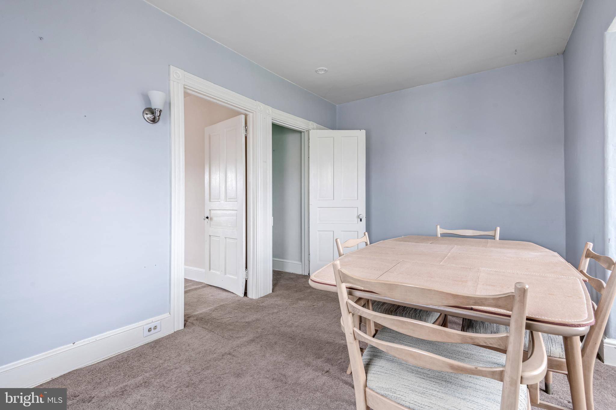 CHESTNUT HILL - Residential