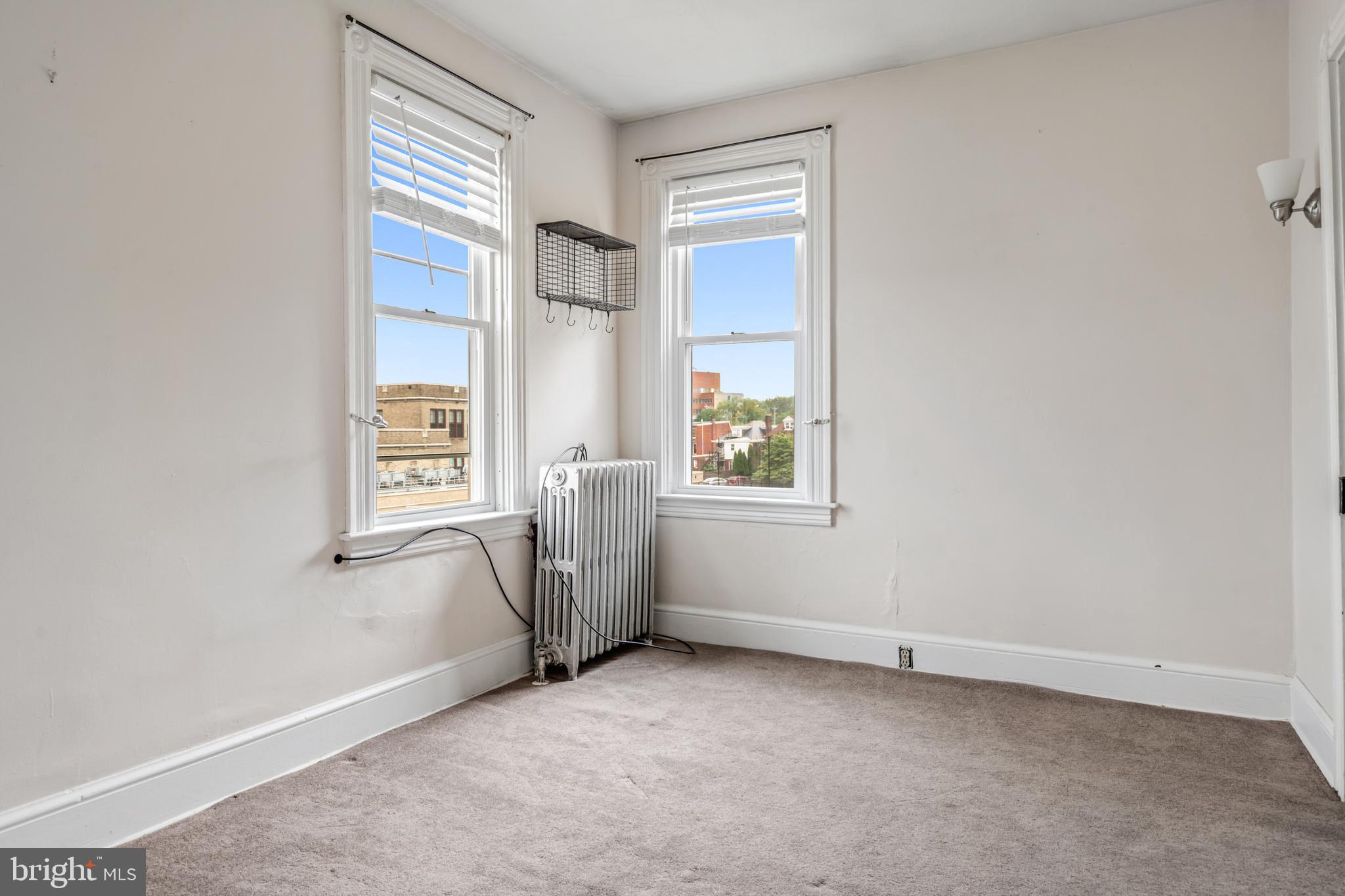 CHESTNUT HILL - Residential