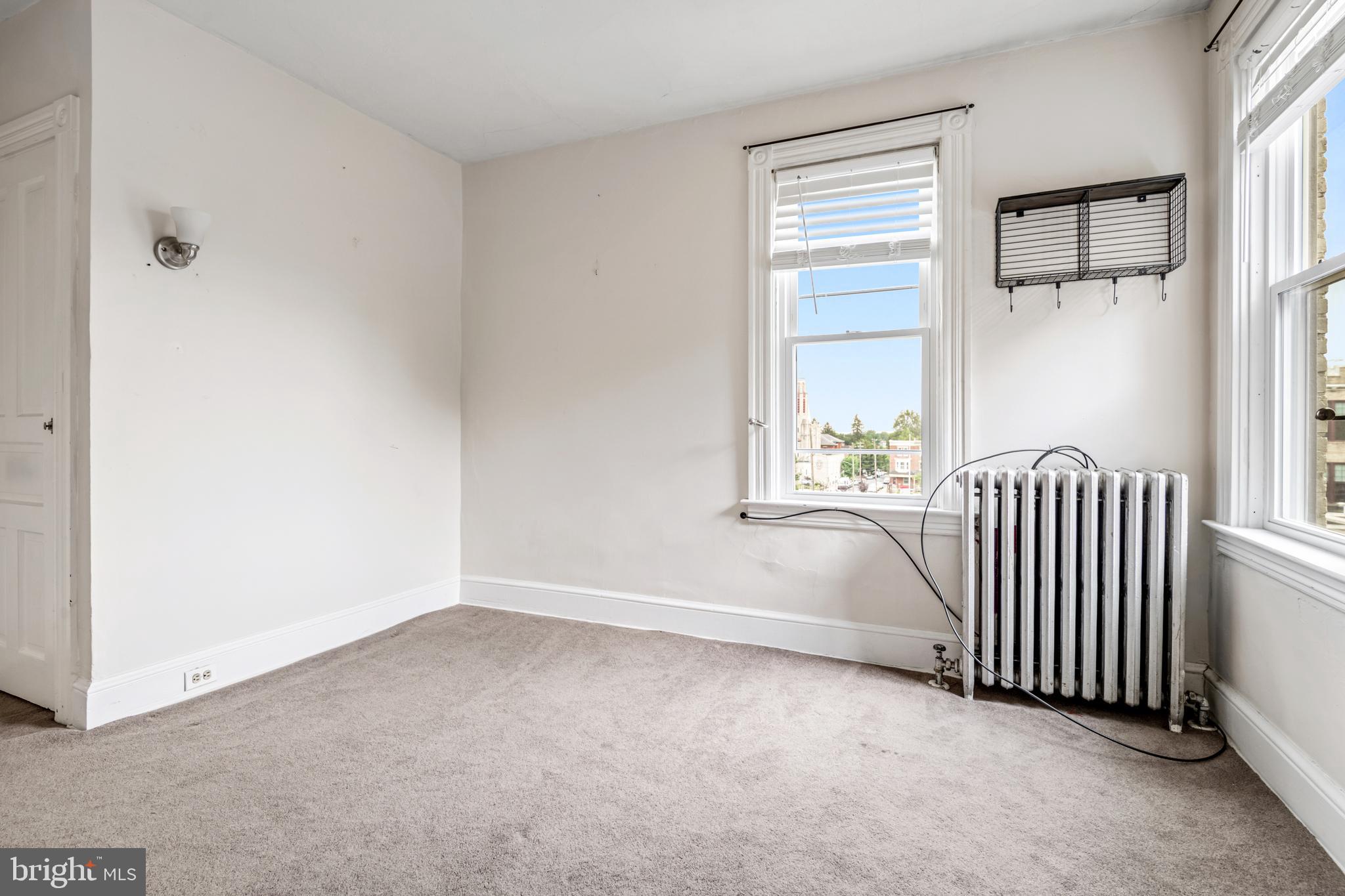 CHESTNUT HILL - Residential