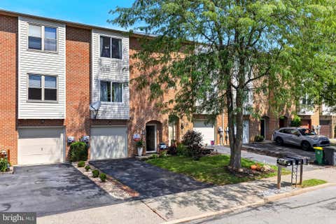 Townhouse For Sale - 341 W 2nd Street<br/> ALBURTIS, PA 18011