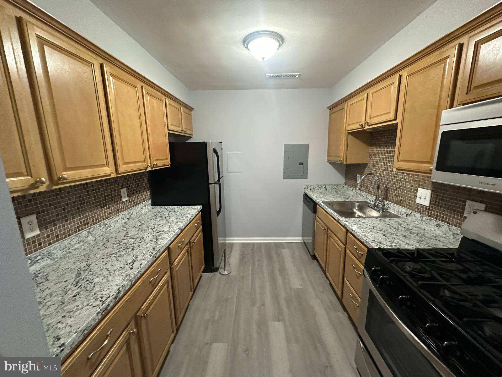 CHARLESTOWNE VILLAGE - Residential