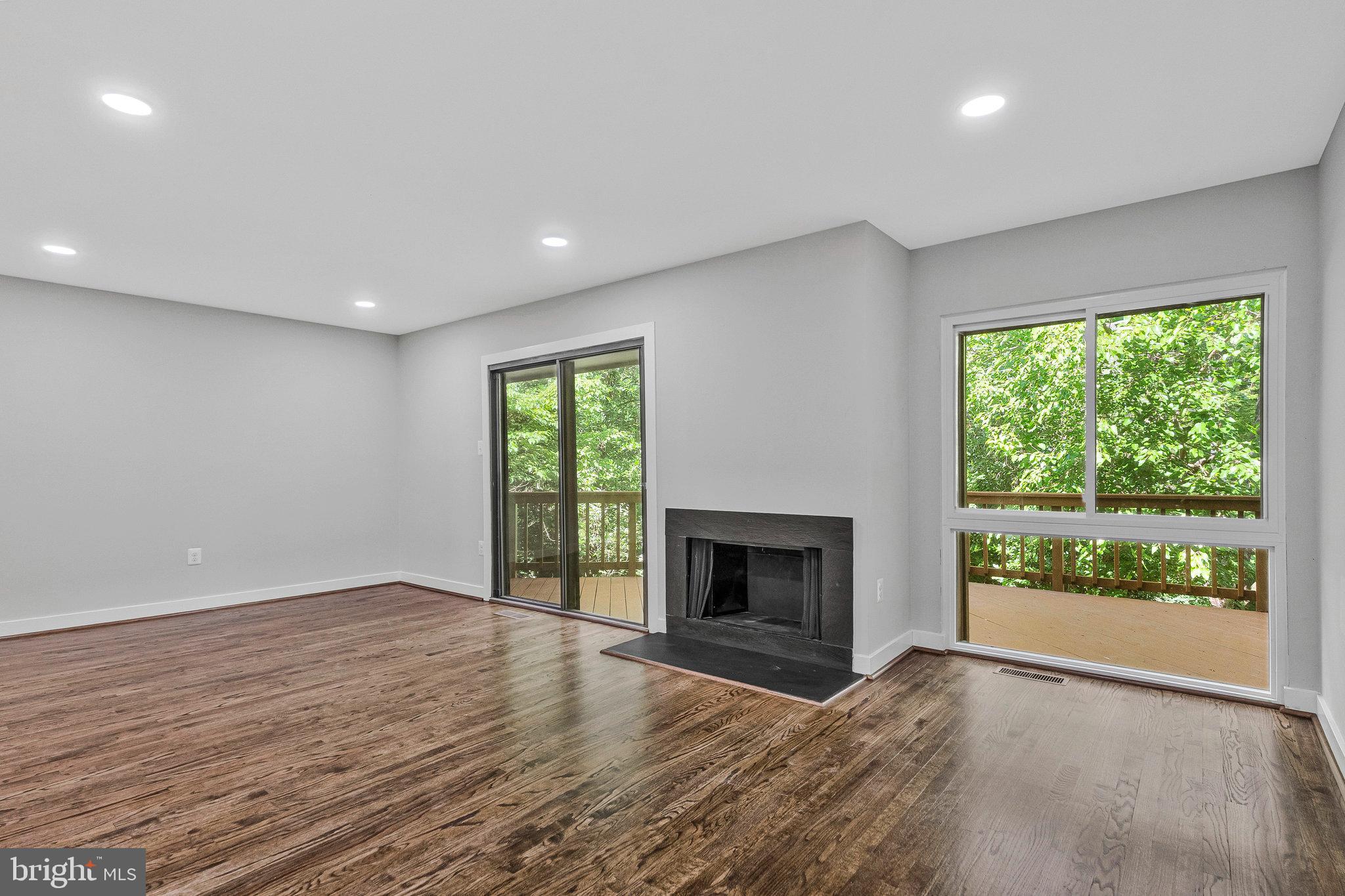 RESTON - Residential