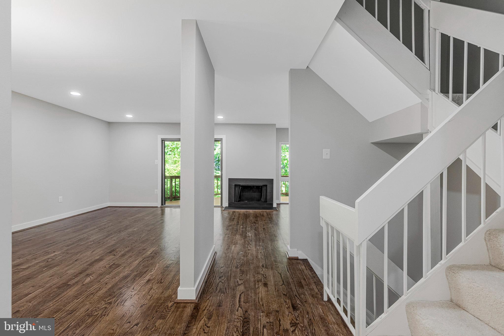 RESTON - Residential