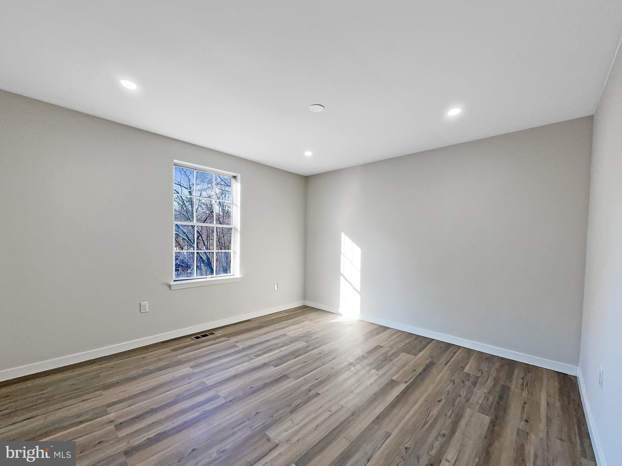 LAKE RIDGE - Residential