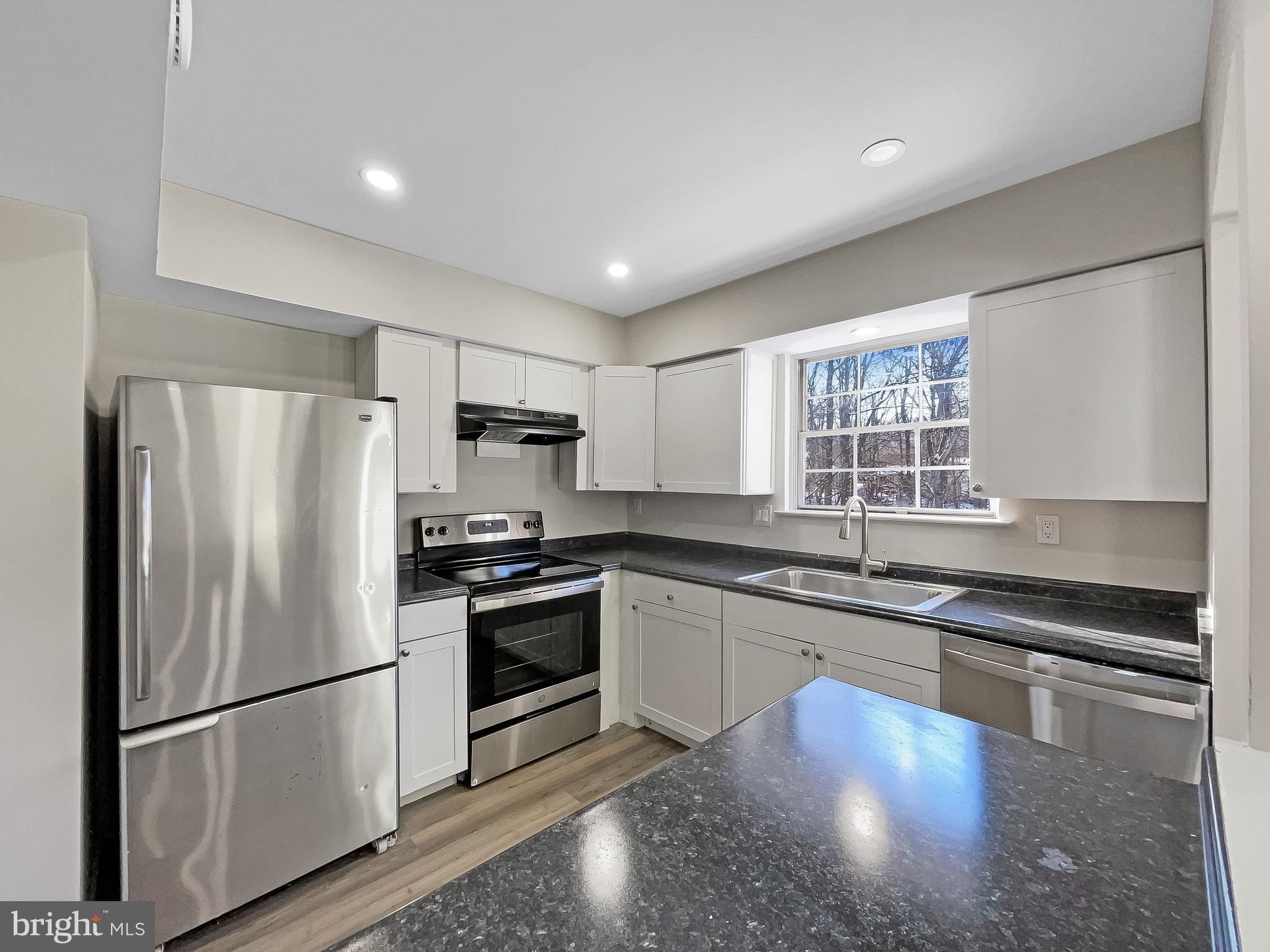 LAKE RIDGE - Residential