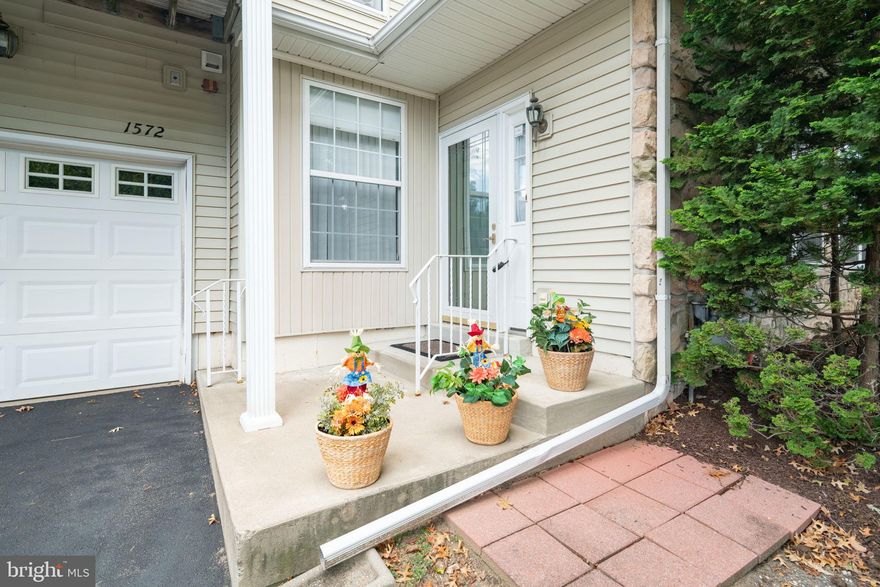 Have you be searching for maintenance free living in one of the areas most highly sought after communities? Look no further! Now is your chance to be the newest member of the Villas at Golf View Estates, a 55 and older community.  Unpack your bags and move right in to this lovingly maintained one story end unit featuring  an open floor plan with 2 amply sized bedrooms,  2 full bathrooms and 1 car garage parking. As you enter the front entryway you will be led into the large living and dining rooms complete with  over-sized windows  and a sliding glass door allowing for an abundance of natural sunlight. Just off of the living  room grab some fresh air on the private patio where you can enjoy your morning coffee or a well-deserved night cap after a busy day.   Just beyond the dining room you will find a large kitchen with gas stove. Generously sized primary bedroom with walk-in closet and en-suite bathroom. Additional features include secondary bedroom which could function as an office, den, exercise space, etc and laundry room conveniently located to allow access to your one car garage. Low HOA fees. Conveniently located to the Springfield YMCA, Country Club & Mall, grocery stores, parks/walking trails & with easy access to Route 1, Baltimore Pike and I-476. This one won’t last. Come see why - Schedule your tour today!