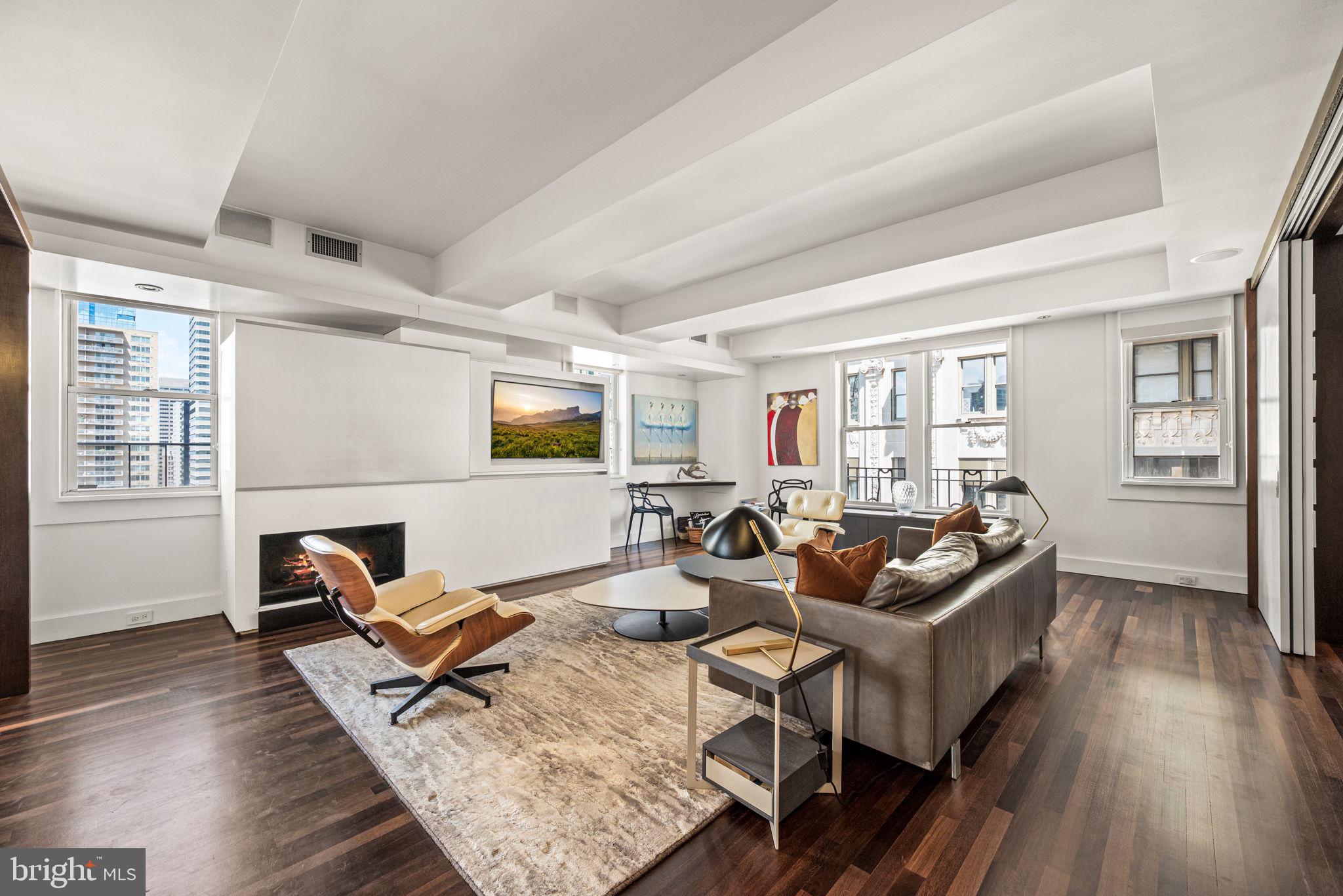 1901 WALNUT STREET 15F