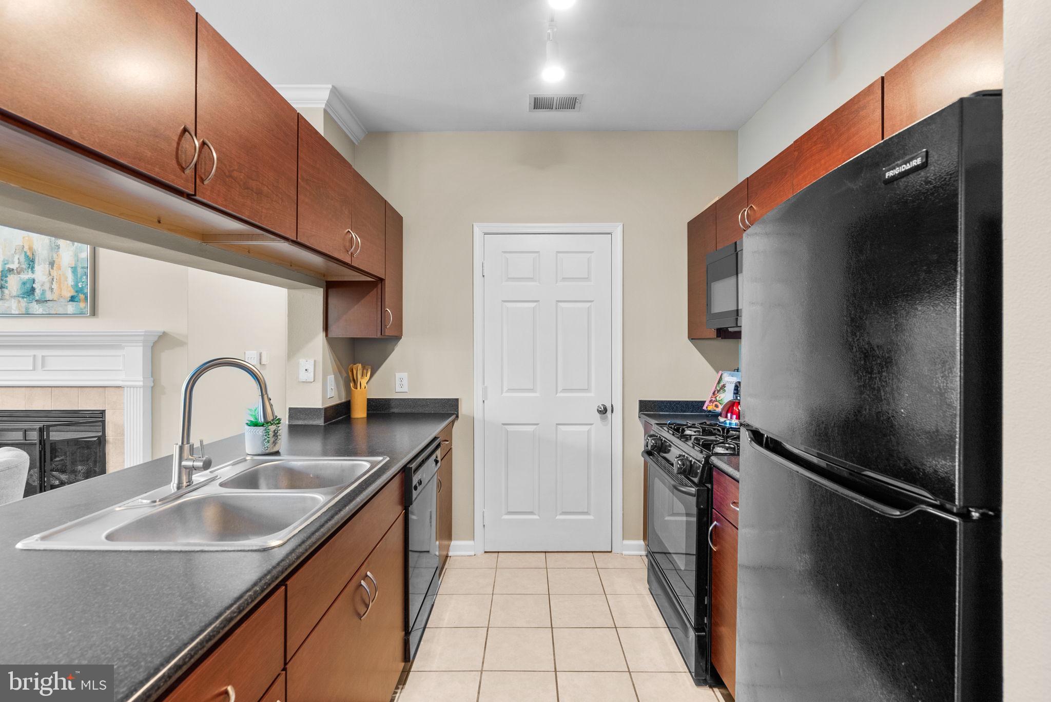 ASHMORE AT GERMANOWN COMMUNITY - Residential