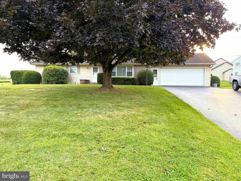 Photo of 136 Martin Drive, REINHOLDS, PA 17569 (MLS # PALA2078248)