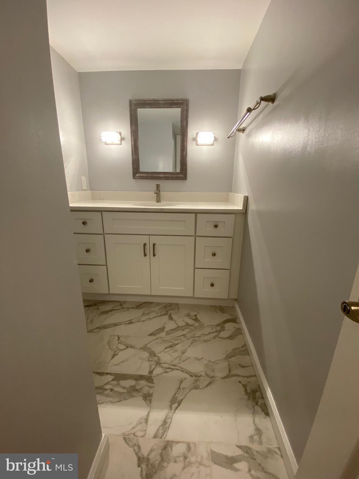 HICKORY CREEK - Residential Lease